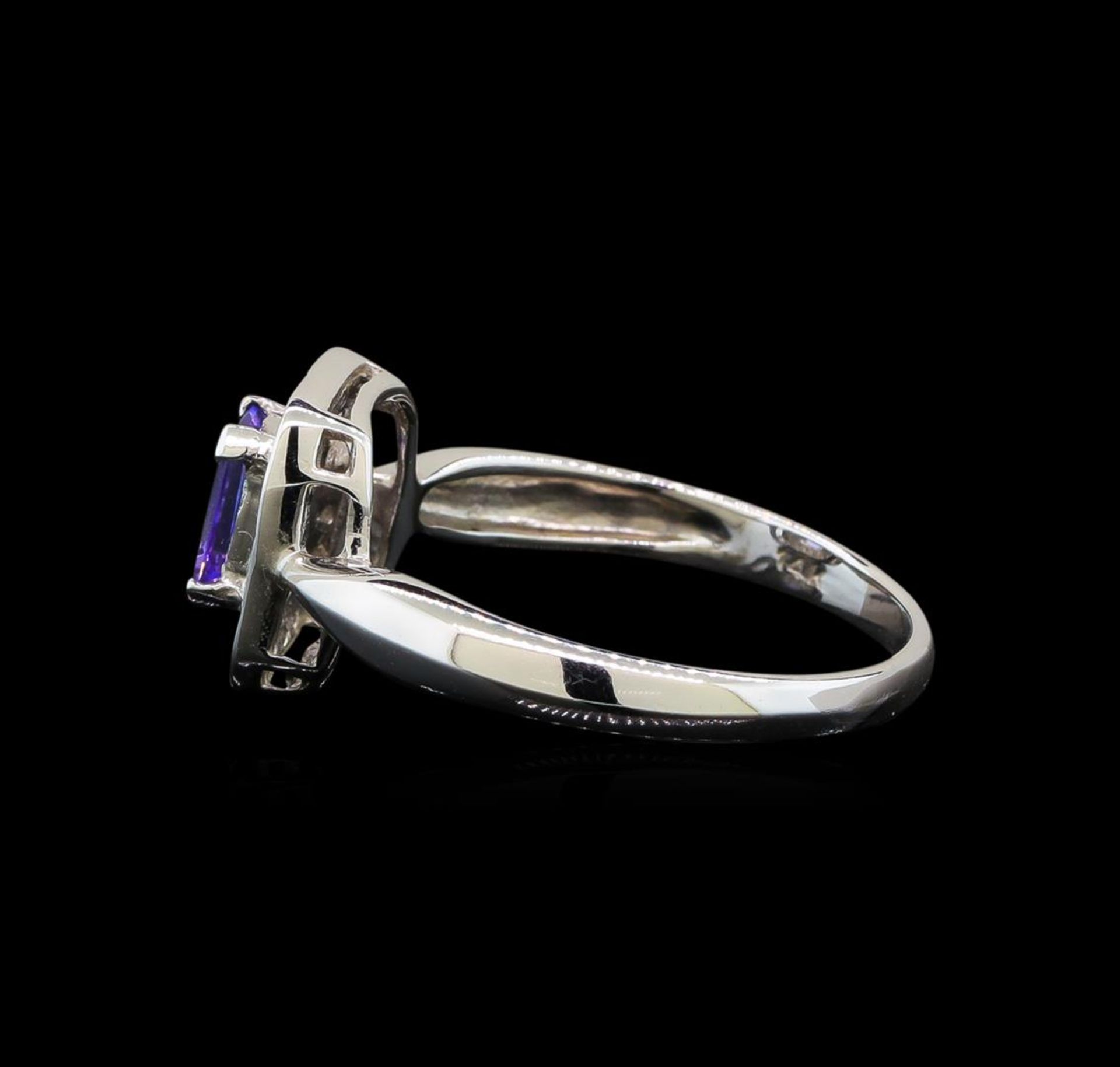 14KT White Gold 0.64 ctw Tanzanite and Diamond Ring - Image 3 of 5