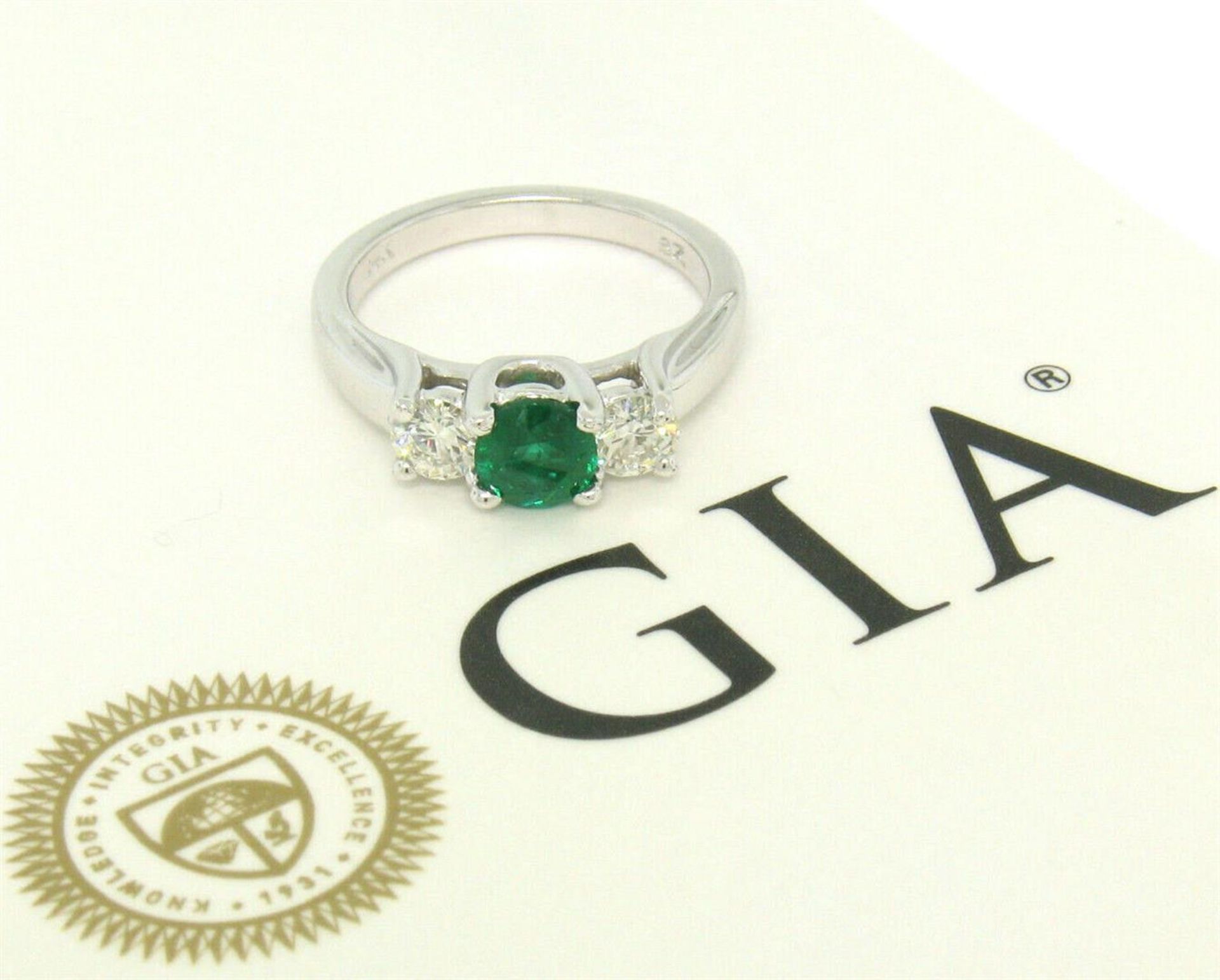 14k White Gold GIA Emerald & Diamond 3 Stone 1.50 ctw Engagement Right Hand Ring - Image 4 of 9