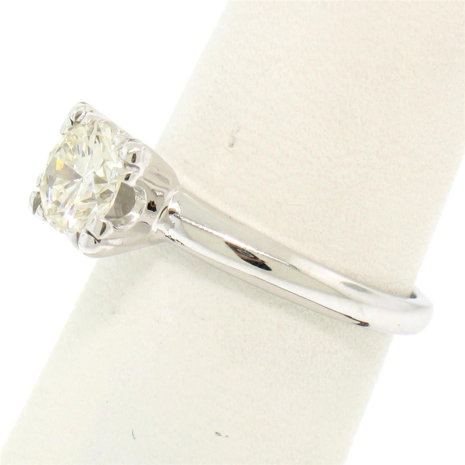 14k White Gold 0.83 ctw I VVS2 Round Brilliant Cut Diamond Solitaire Ring - Image 6 of 7