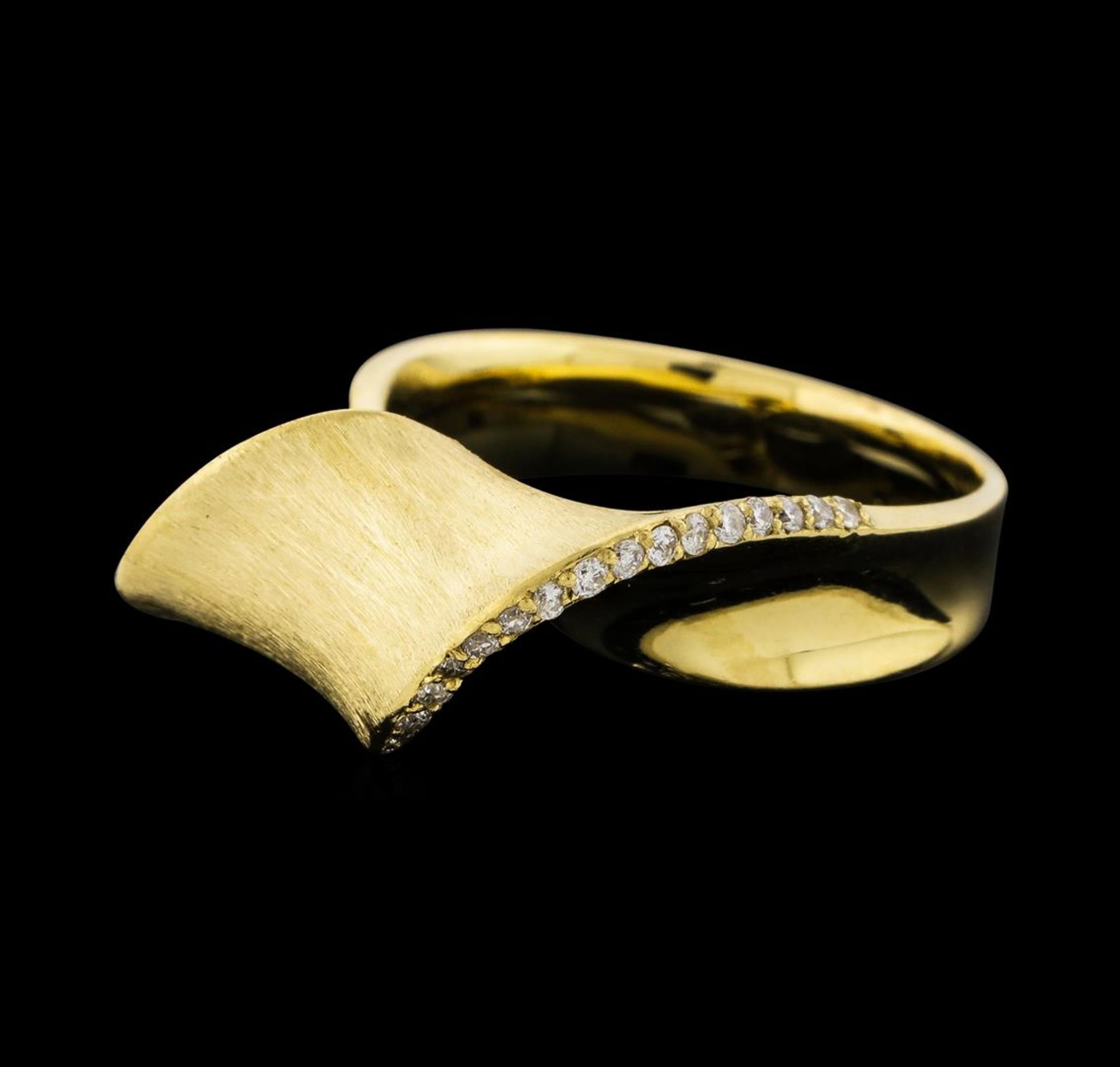 0.15 ctw Diamond Ring - 14KT Yellow Gold