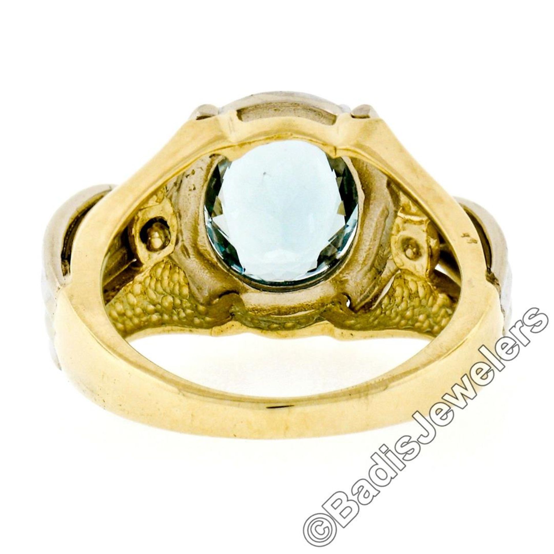 Estate 14kt Two Tone Gold 2.10 ctw Oval Aquamarine Grooved Cocktail Ring - Image 9 of 9