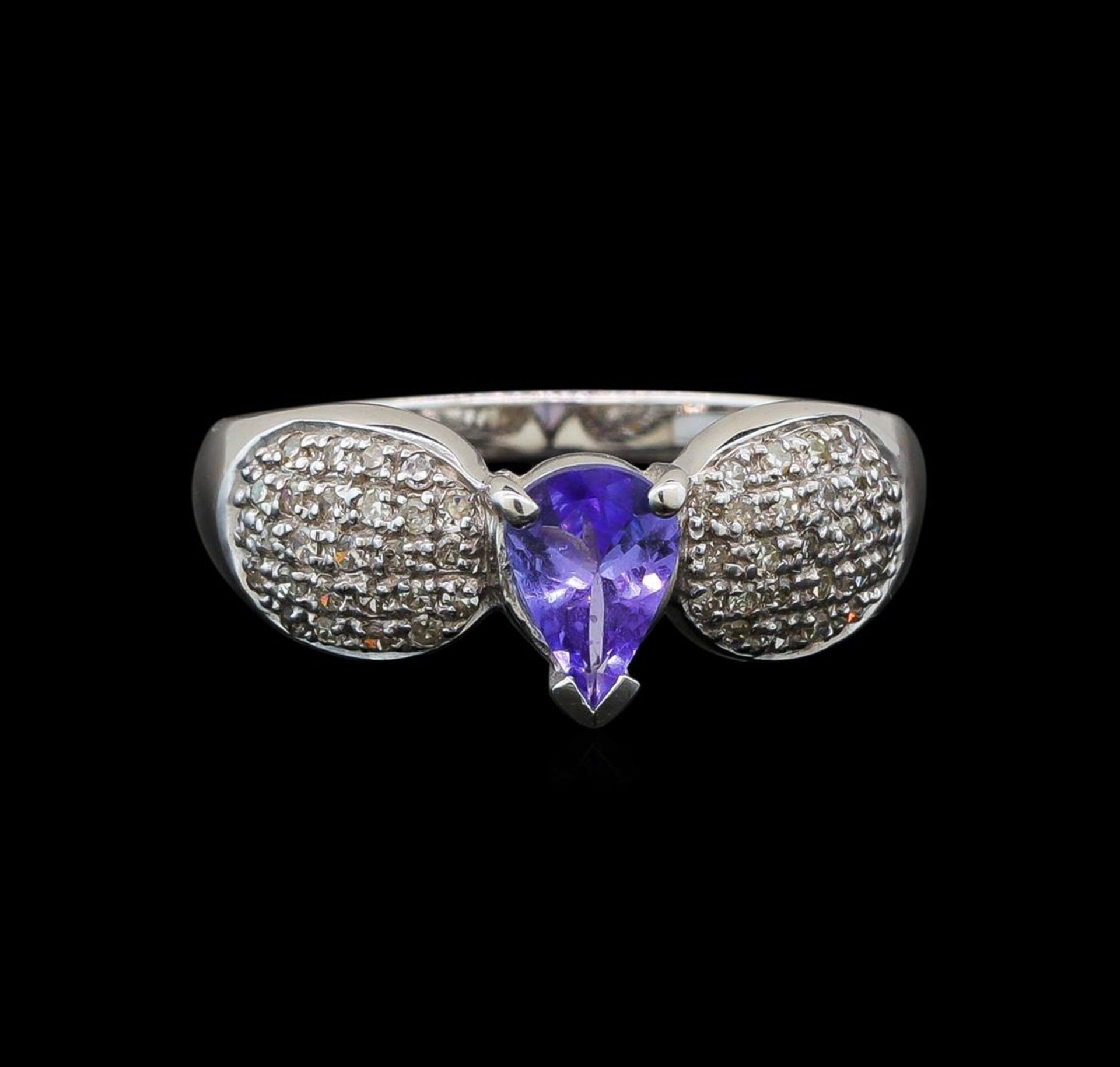 14KT White Gold 0.70 ctw Tanzanite and Diamond Ring - Image 2 of 5