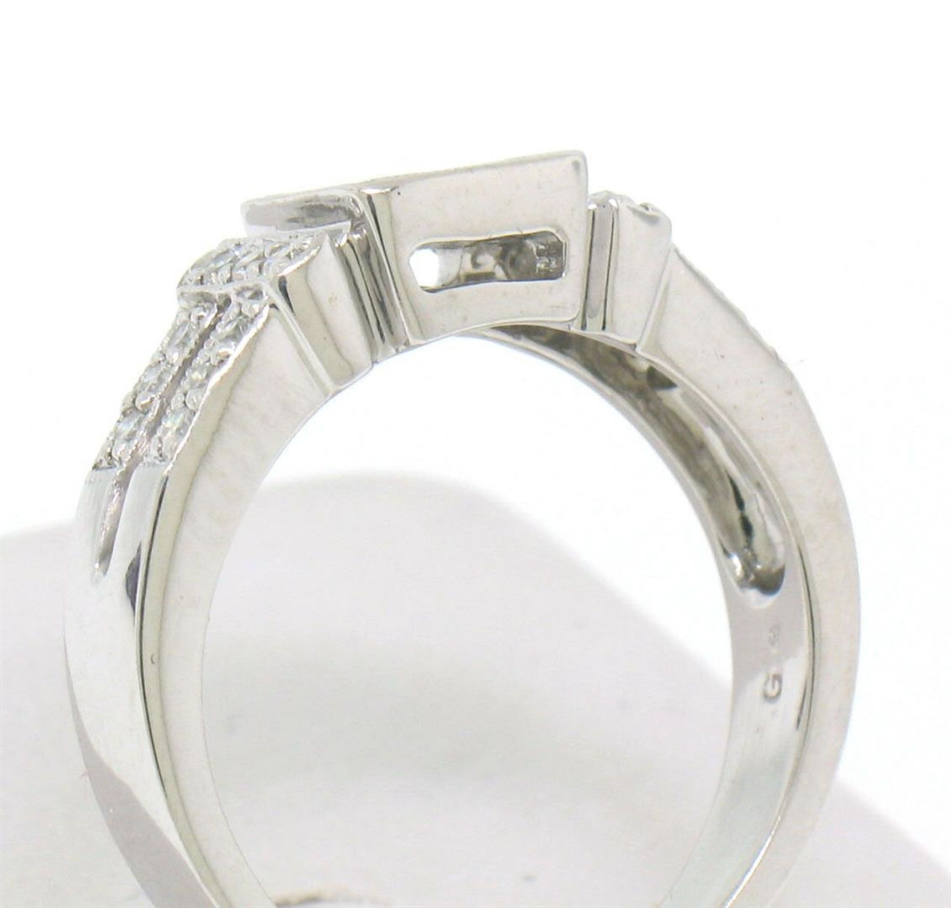 Modern 18k White Gold Princess & Pave Diamond Band Ring in Invisible Setting - Image 5 of 6