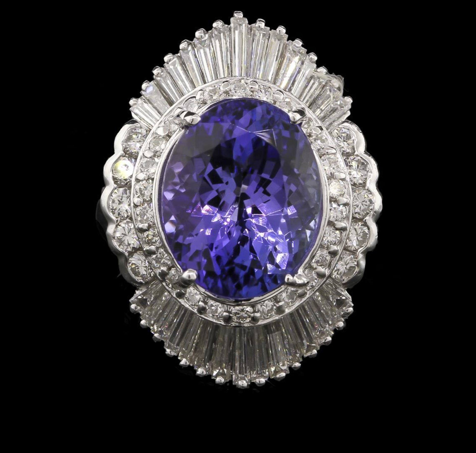 8.96 ctw Tanzanite and Diamond Ring - Platinum - Image 2 of 3