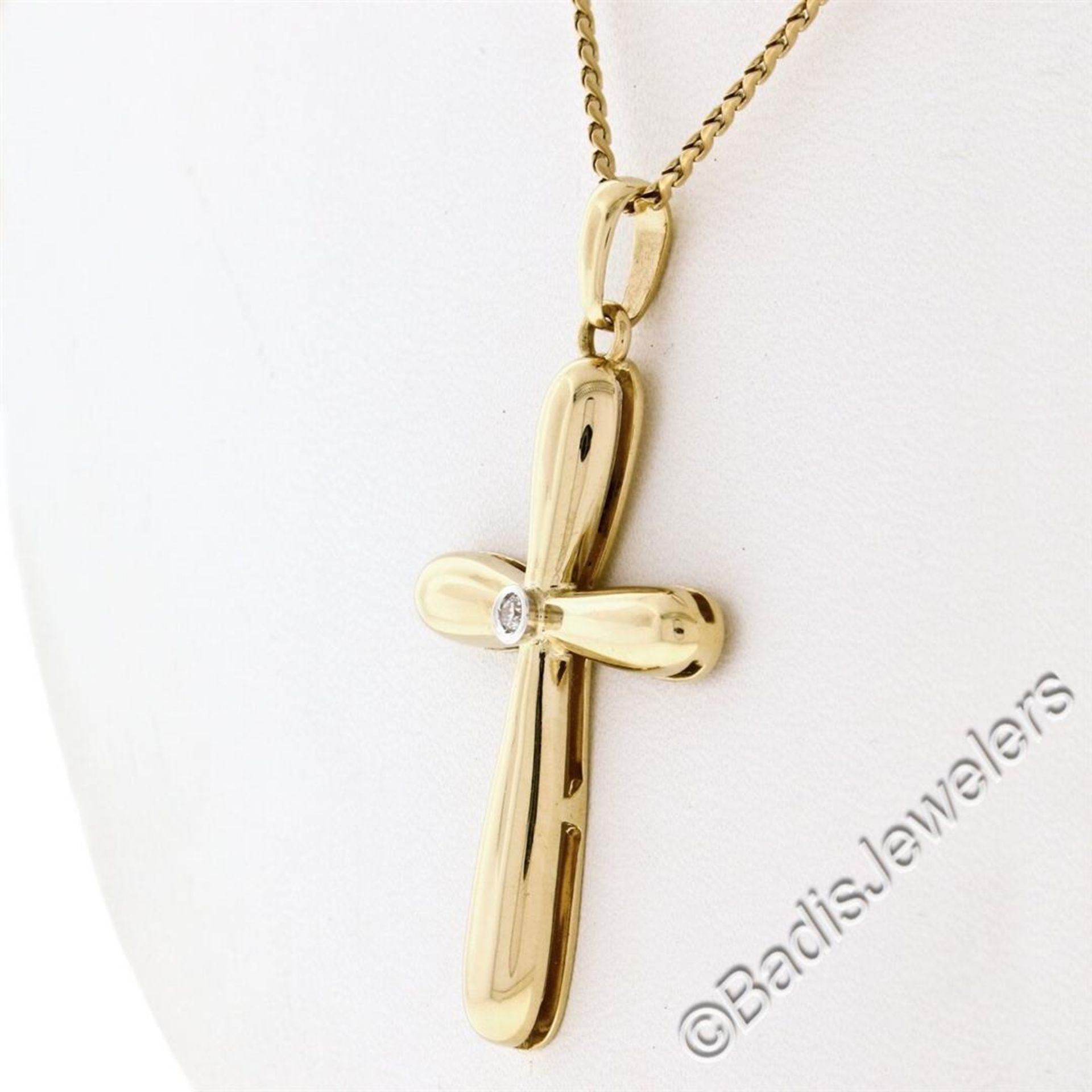 Italian 18kt Yellow Gold Round Diamond Polished Cross Pendant Necklace - Image 6 of 9