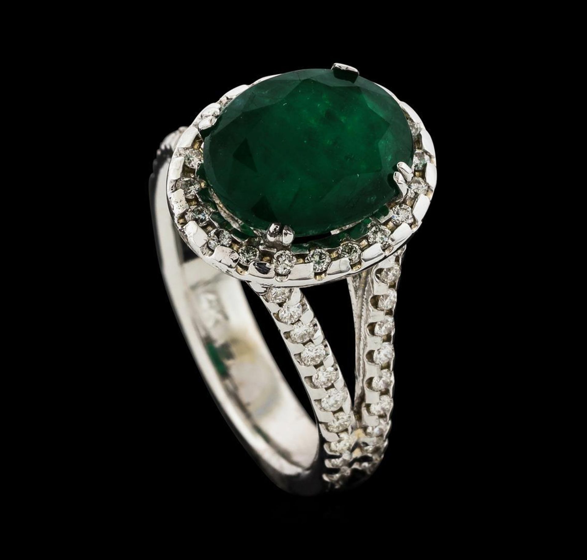 3.70 ctw Emerald and Diamond Ring - 14KT White Gold - Image 4 of 5