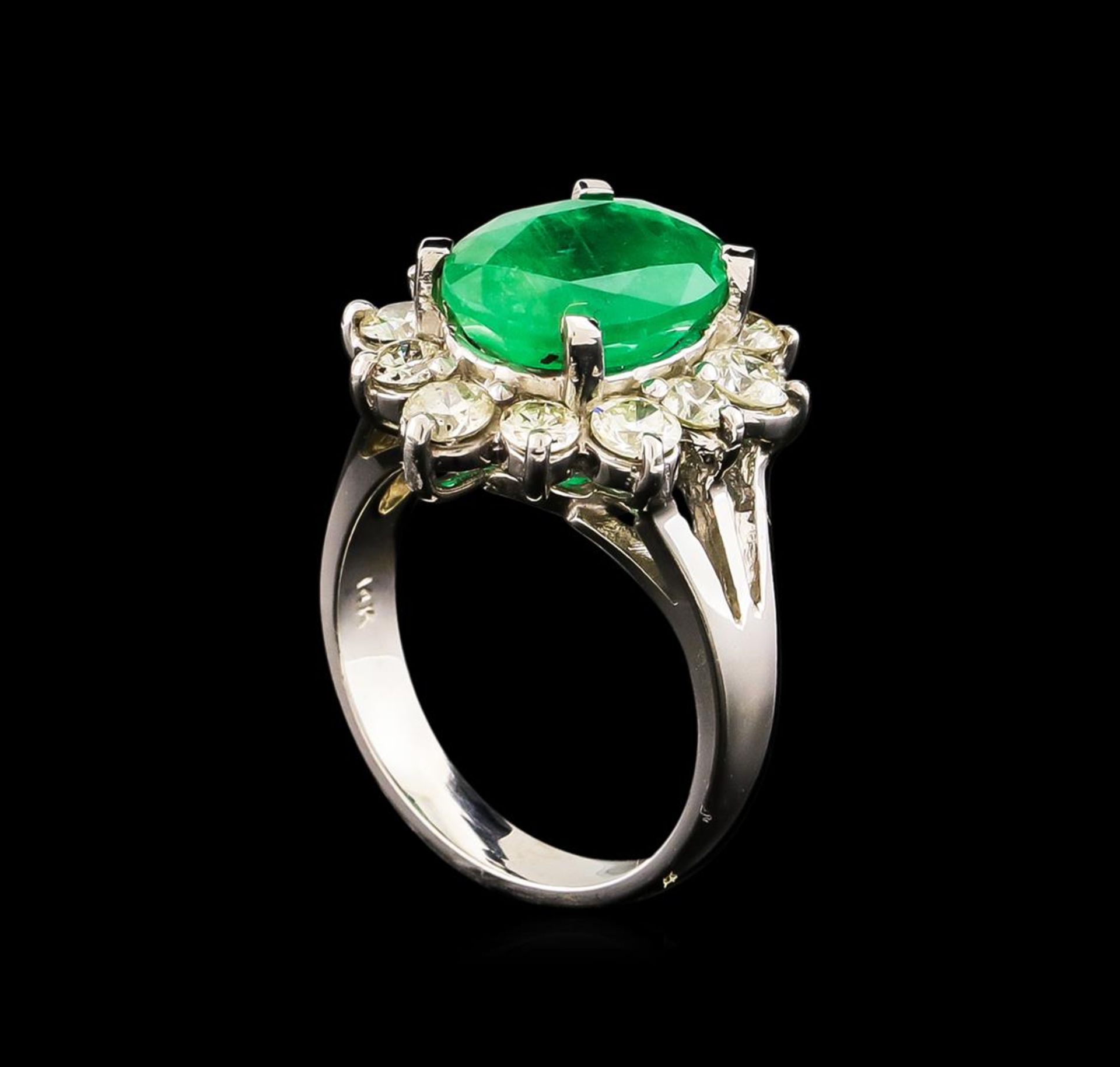 14KT White Gold 3.41 ctw Emerald and Diamond Ring - Image 4 of 5