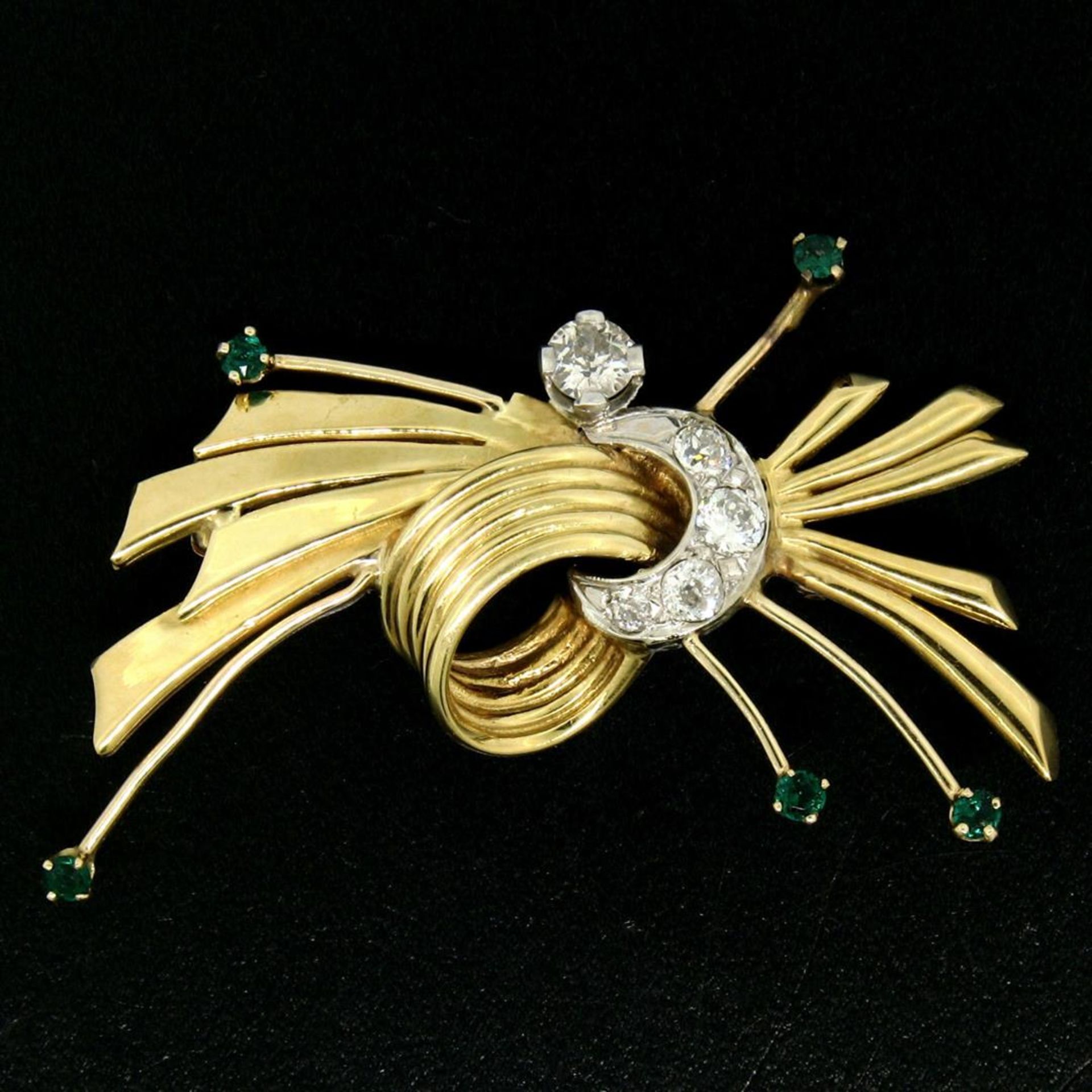 Vintage 18k TT Gold 0.73 ctw Old Cut Round Diamond Emerald Knot Bundle Brooch Pi - Image 2 of 6