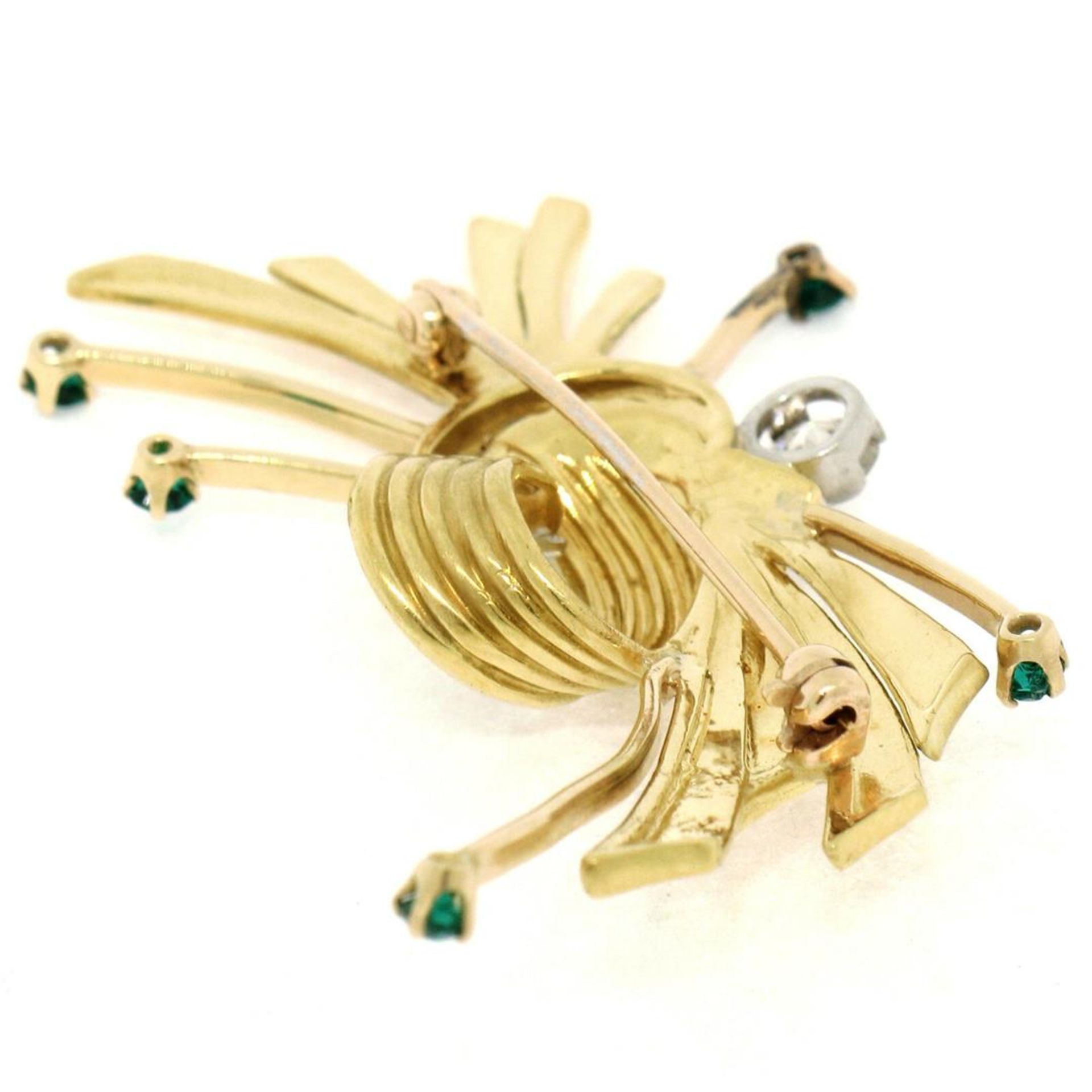 Vintage 18k TT Gold 0.73 ctw Old Cut Round Diamond Emerald Knot Bundle Brooch Pi - Image 5 of 6