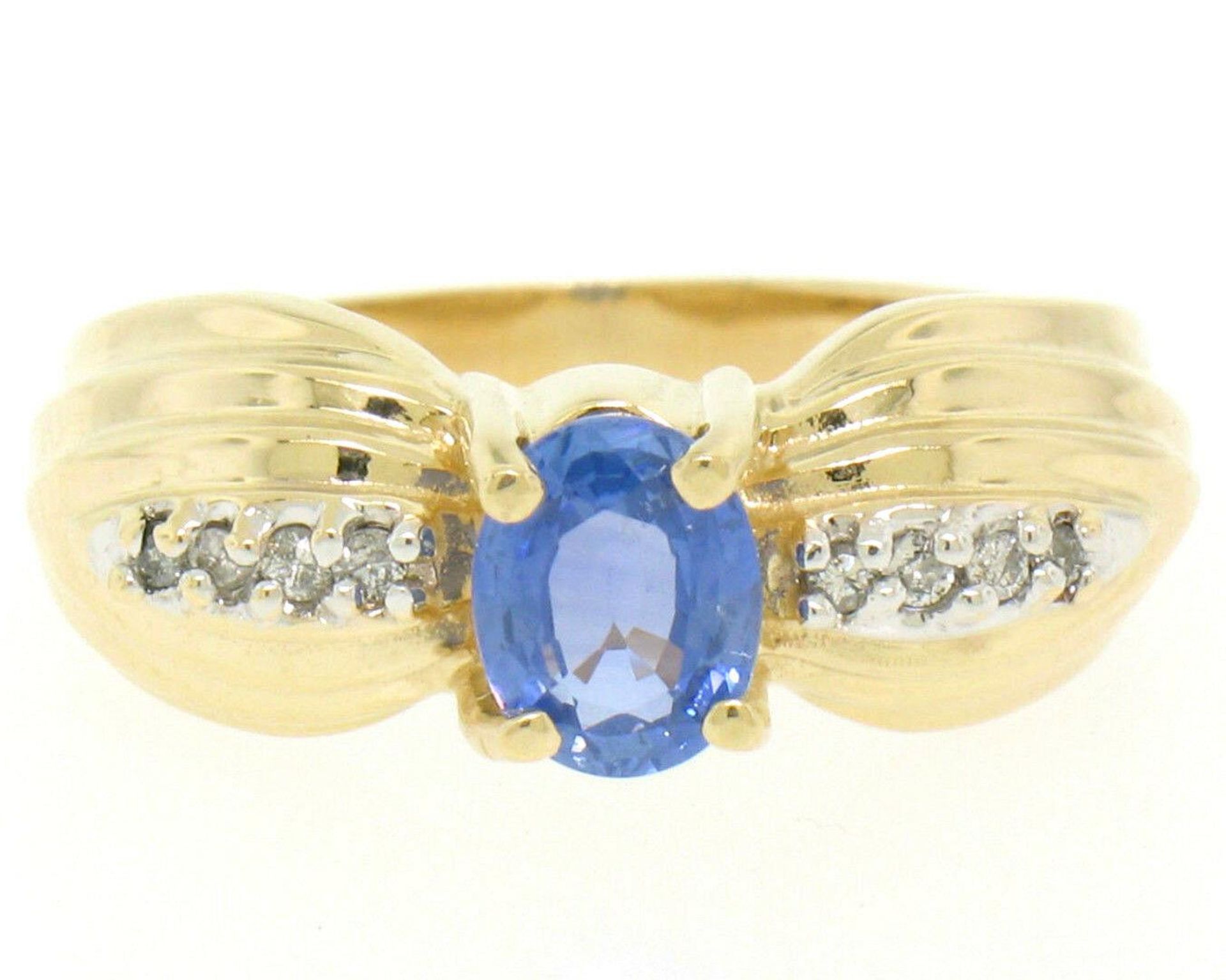 Ribbed 14k Yellow Gold 1.10 ctw Oval Tanzanite Solitaire & Round Diamond Ring