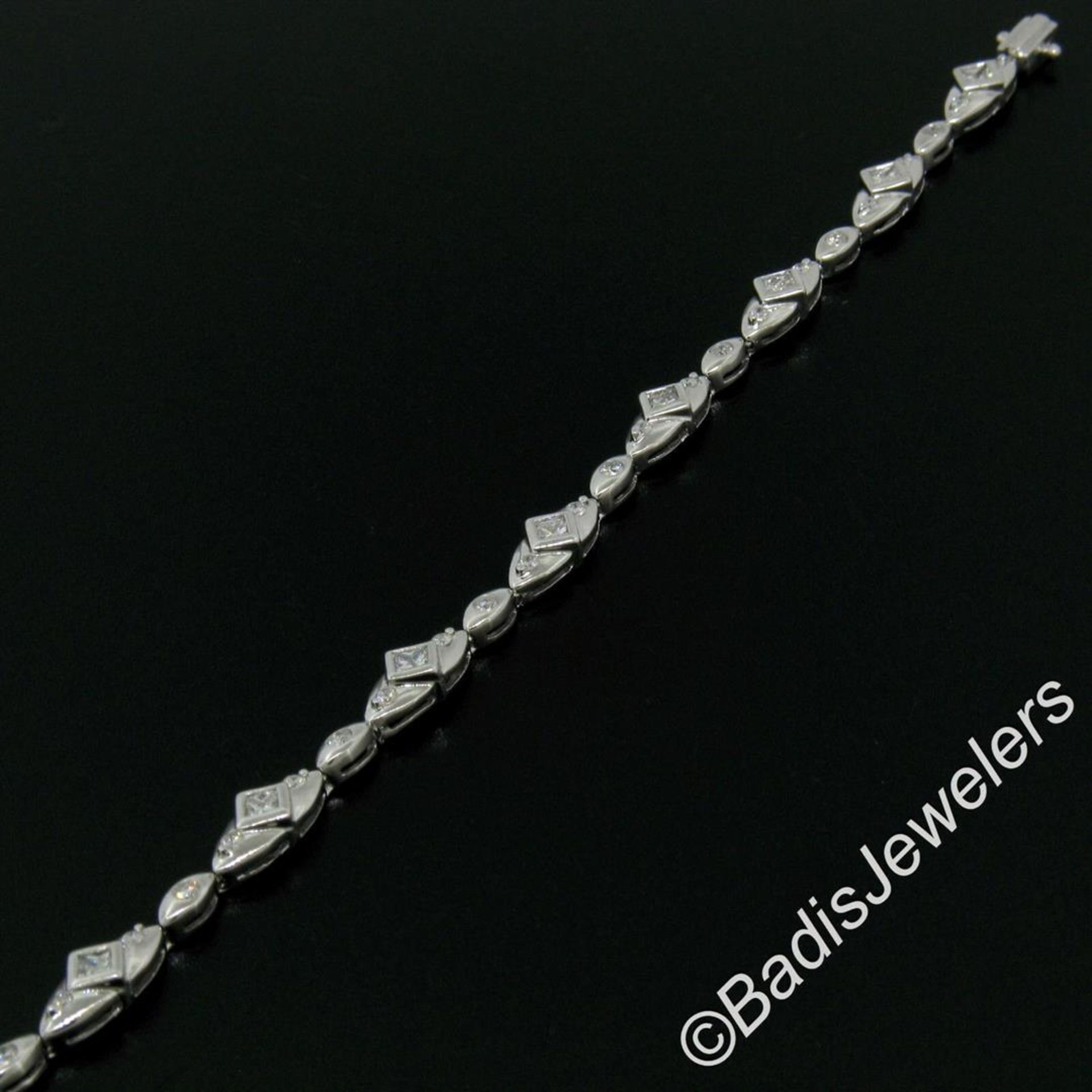 18kt White Gold 1.80 ctw Princess and Round Cut Diamond Fancy Link Chain Bracele - Image 4 of 9