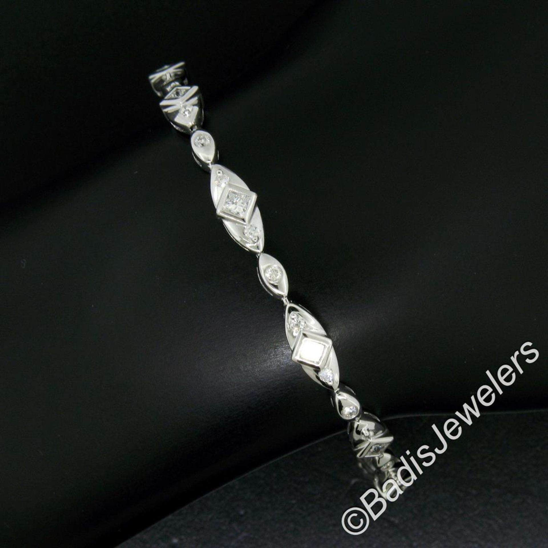 18kt White Gold 1.80 ctw Princess and Round Cut Diamond Fancy Link Chain Bracele - Image 7 of 9