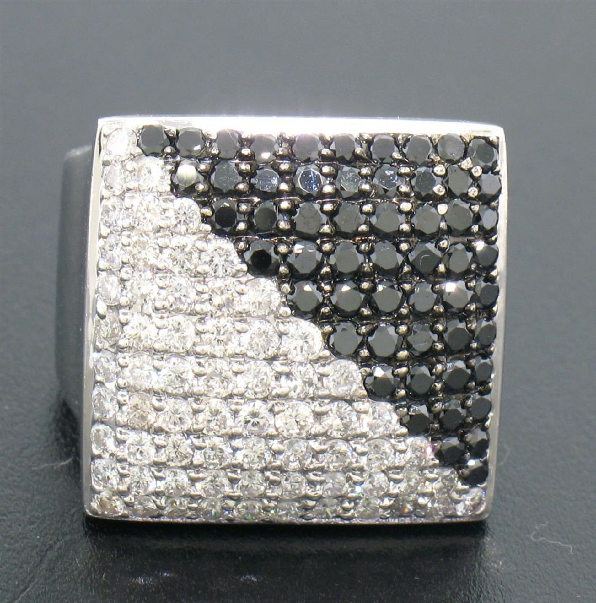 Large 18k White Gold 3.60 ctw Black & White Diamond Square Cushion Ladies Ring - Image 2 of 8