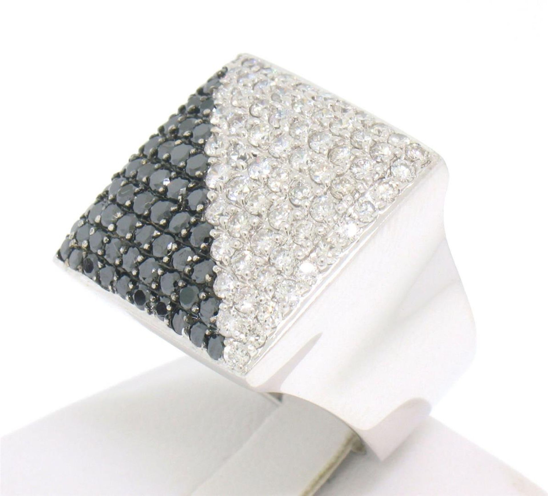 Large 18k White Gold 3.60 ctw Black & White Diamond Square Cushion Ladies Ring - Image 6 of 8