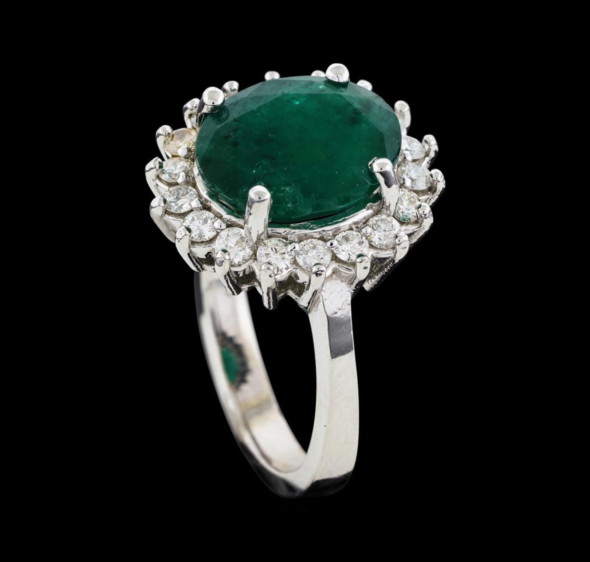 3.85 ctw Emerald and Diamond Ring - 14KT White Gold - Image 4 of 5