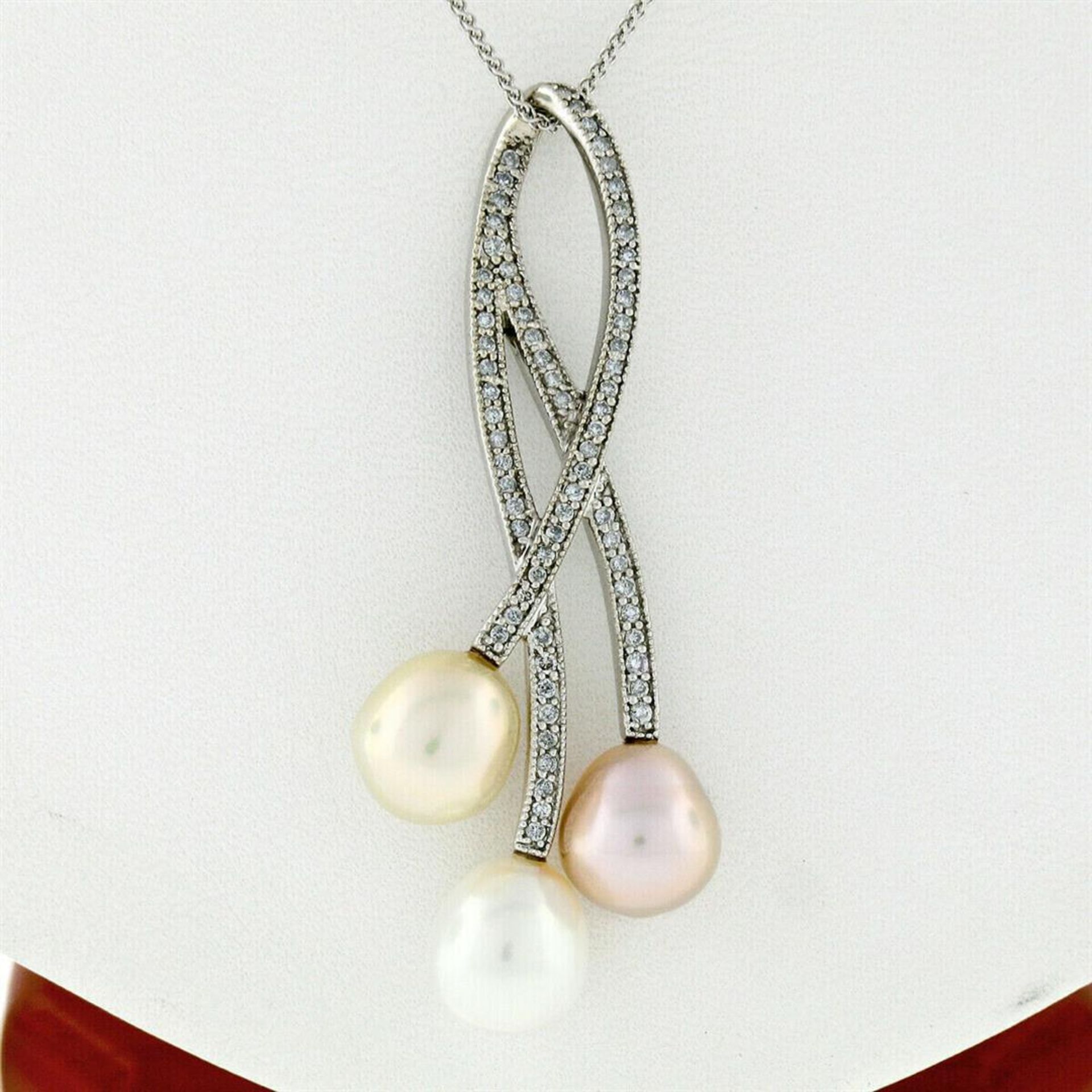 14kt White Gold 0.55 ctw Diamond & Tri-Color Pearl Tulip Flower Pendant Necklace