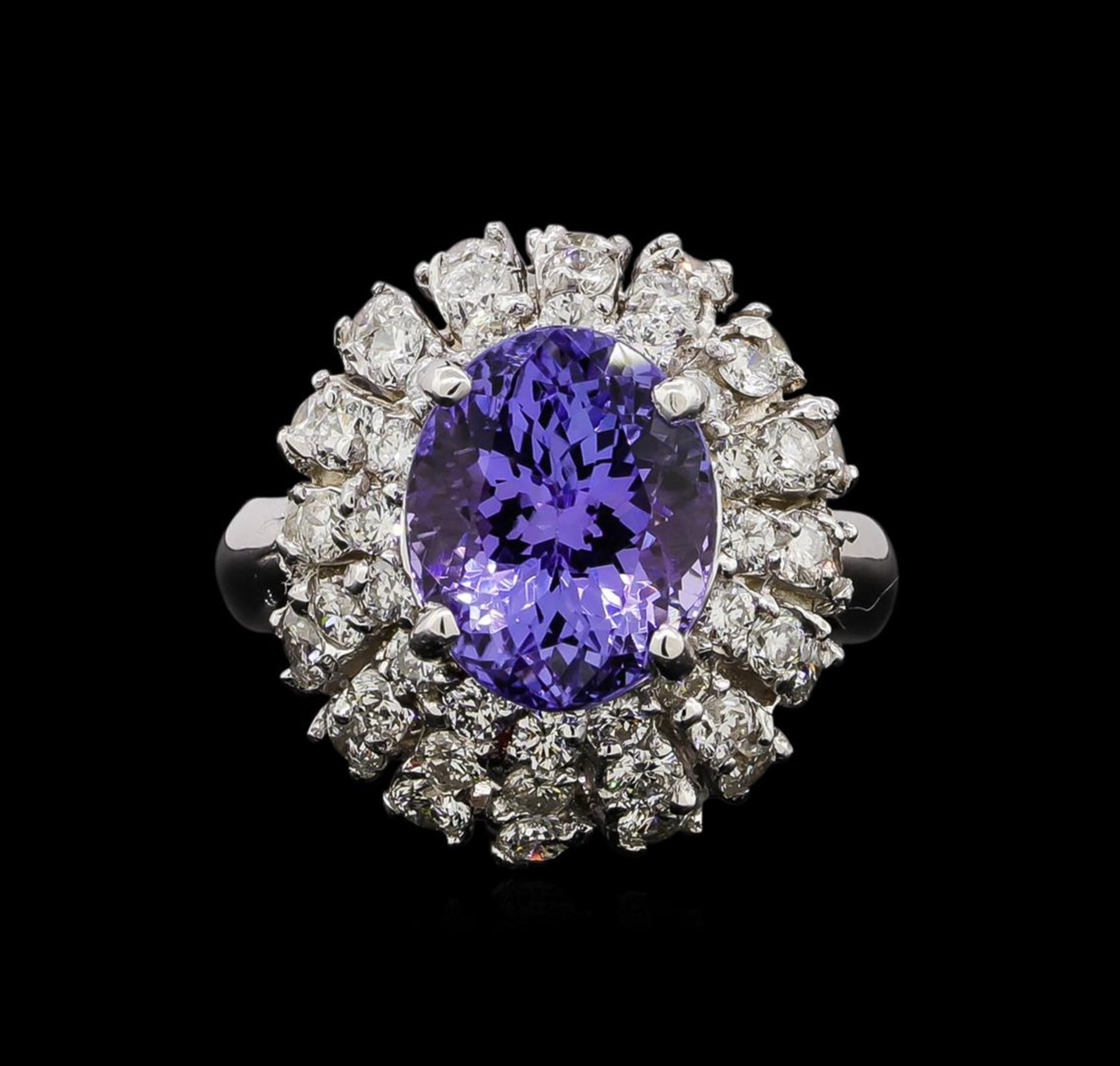 14KT White Gold 4.02 ctw Tanzanite and Diamond Ring - Image 4 of 10