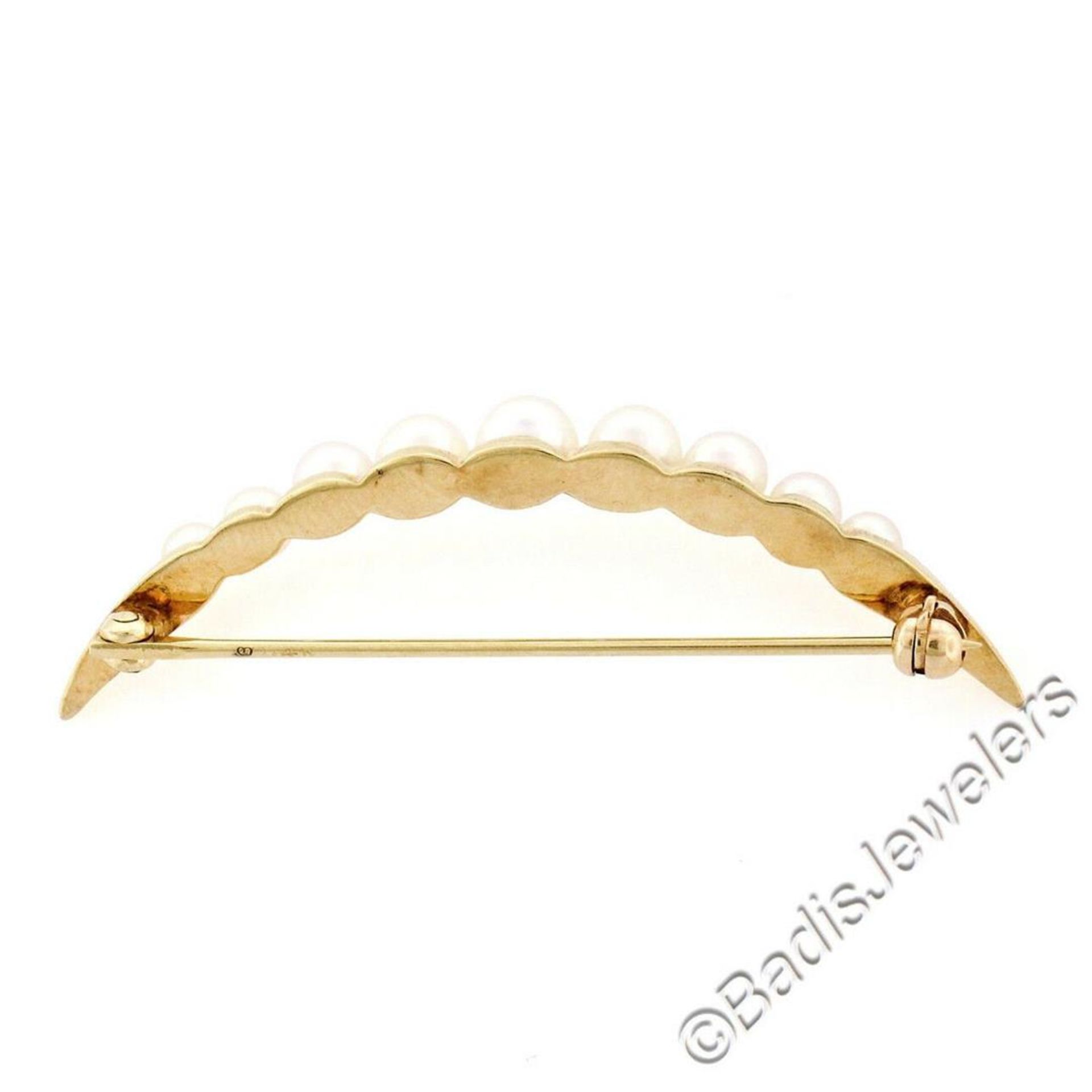 14kt Yellow Gold Graduated Round Cultured Pearl Polished Crescent Brooch - Image 5 of 6