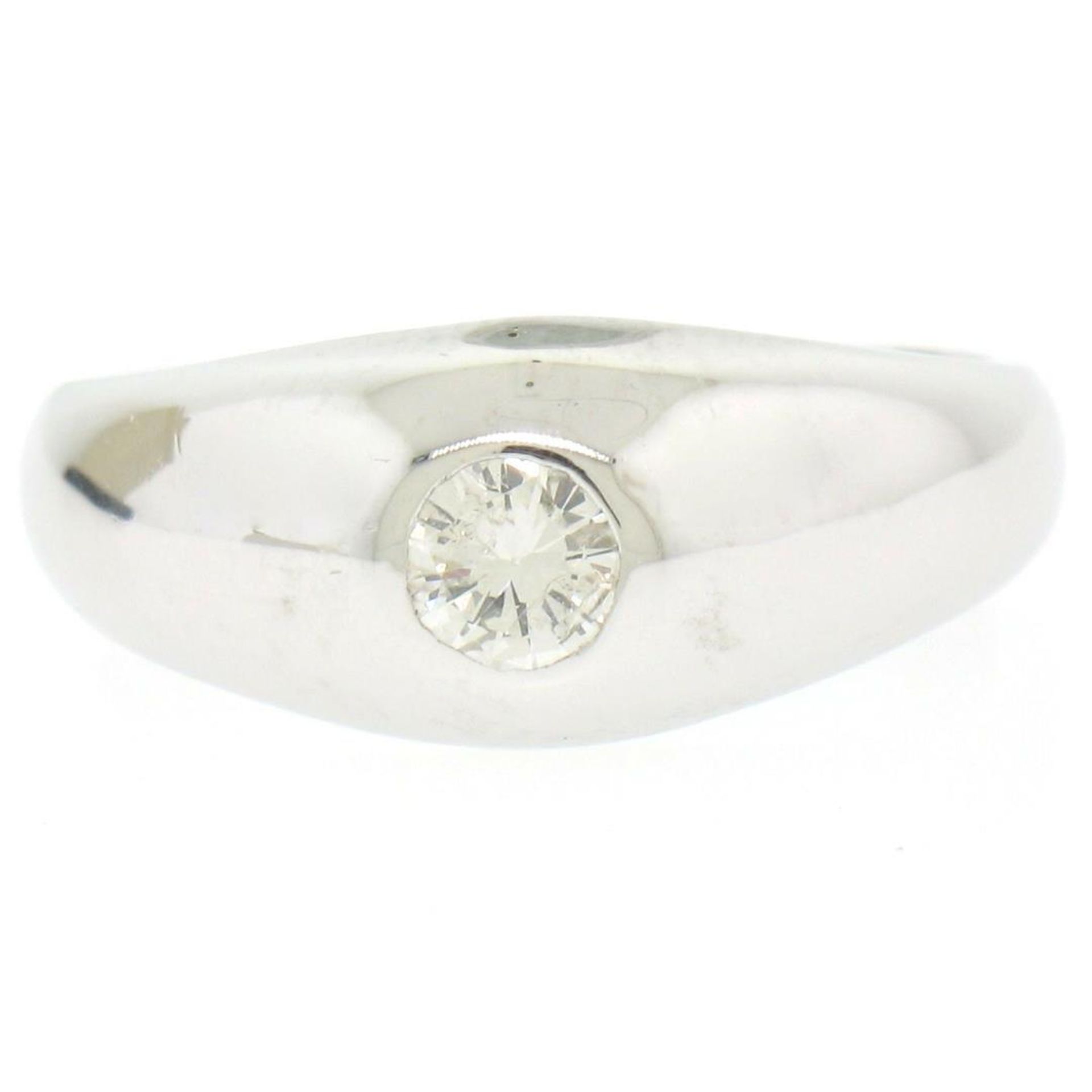 Men's 14kt White Gold 0.25 ctw Bezel Round Diamond Solitaire Band Ring - Image 2 of 16