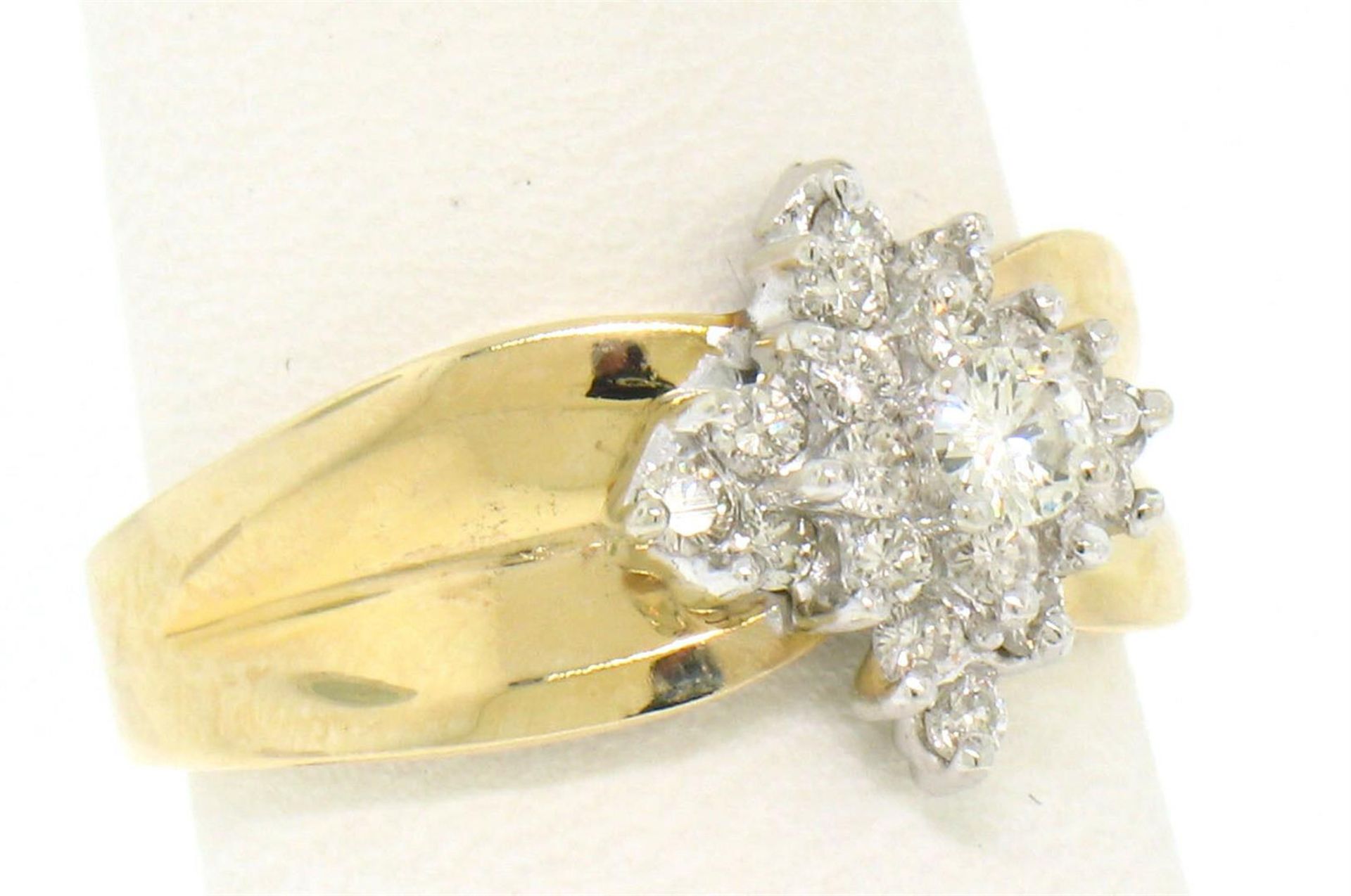 14k Yellow Gold 0.50 ctw Terraced Round Brilliant Diamond Cluster Cocktail Ring - Image 2 of 4