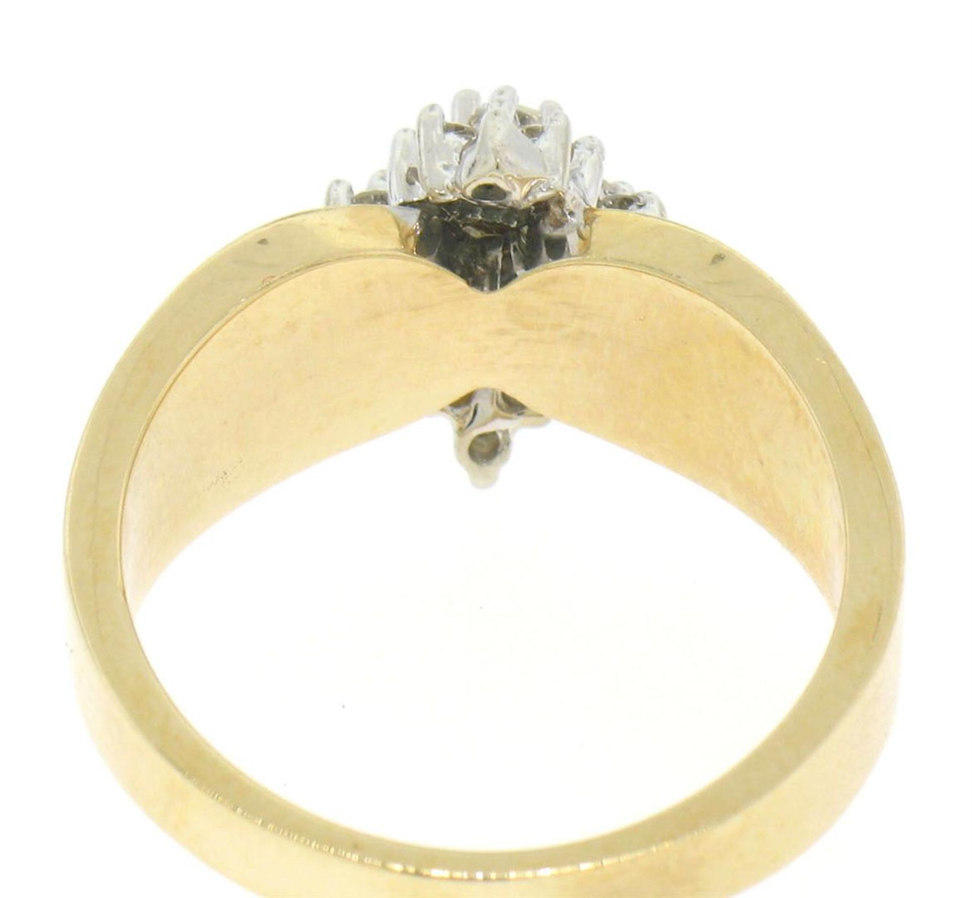 14k Yellow Gold 0.50 ctw Terraced Round Brilliant Diamond Cluster Cocktail Ring - Image 3 of 4