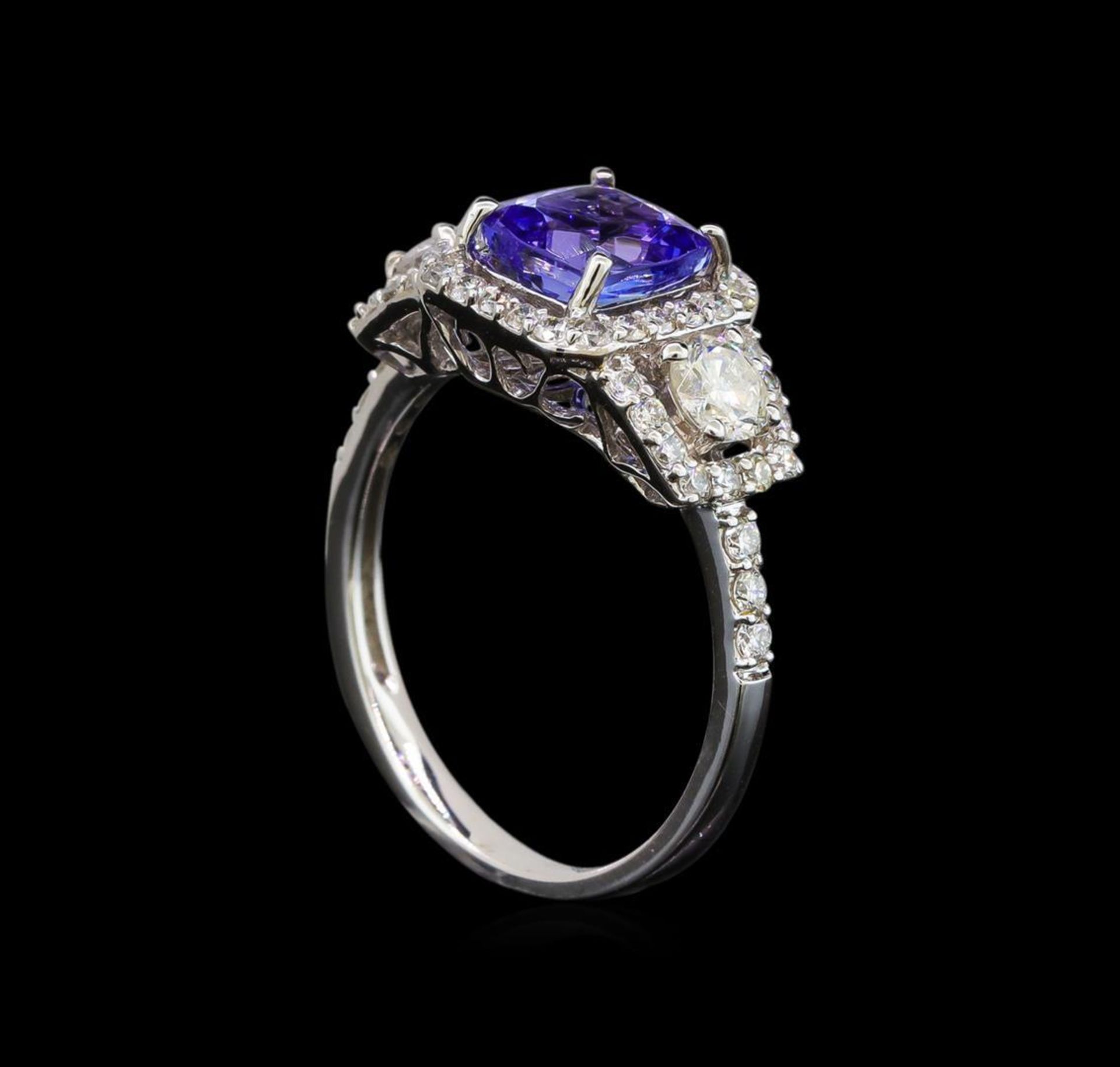 18KT White Gold 1.41 ctw Tanzanite and Diamond Ring - Image 4 of 5