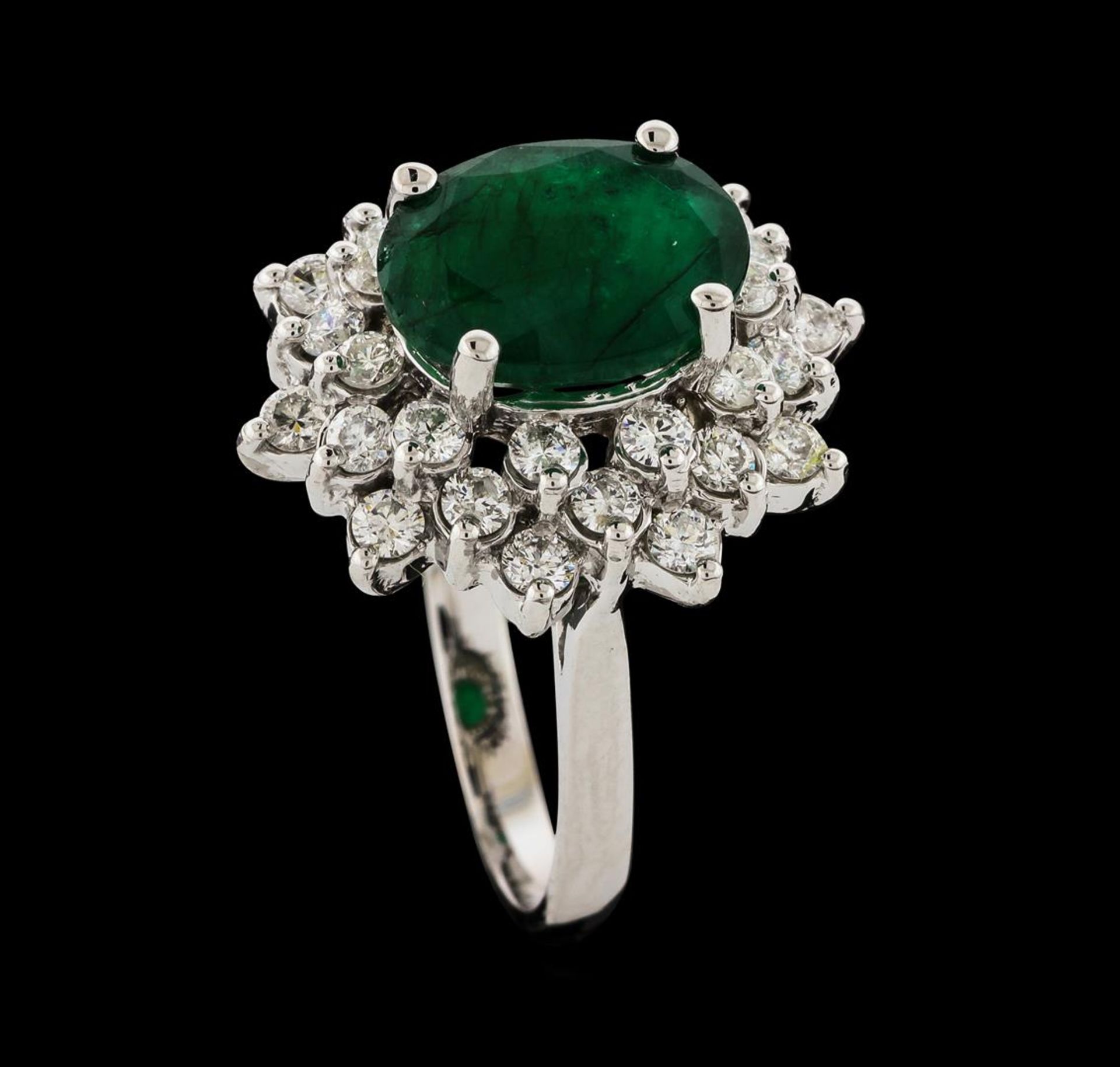 3.30 ctw Emerald and Diamond Ring - 14KT White Gold - Image 4 of 5