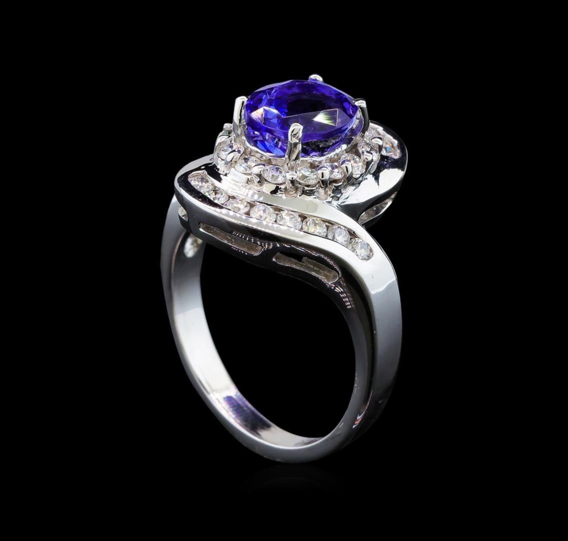 14KT White Gold 1.91 ctw Tanzanite and Diamond Ring - Image 4 of 5