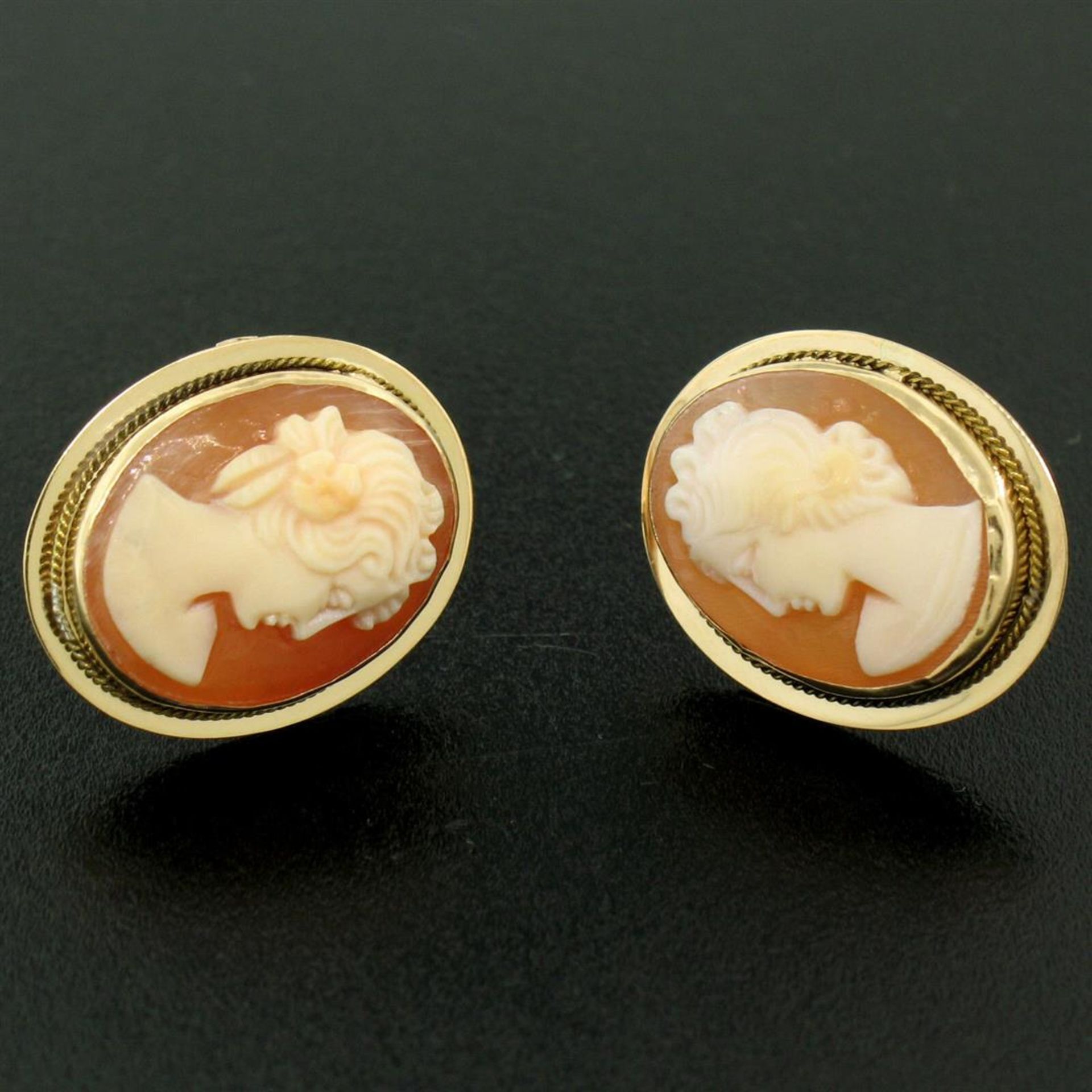 Vintage 14K Yellow Gold Oval Carved Shell Cameo Framed Screw Back Stud Earrings - Image 3 of 9