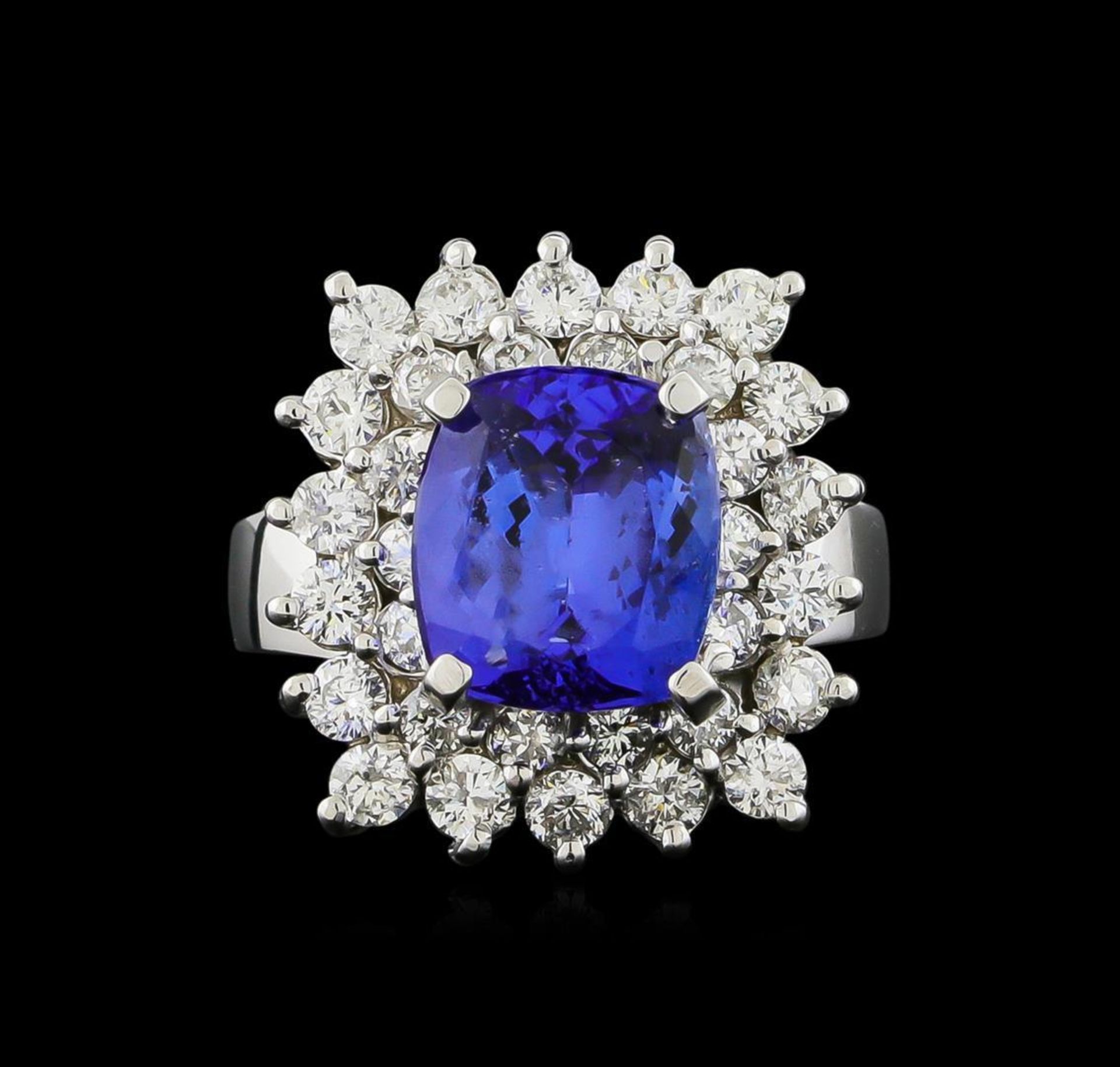 14KT White Gold 4.33 ctw Tanzanite and Diamond Ring - Image 2 of 5