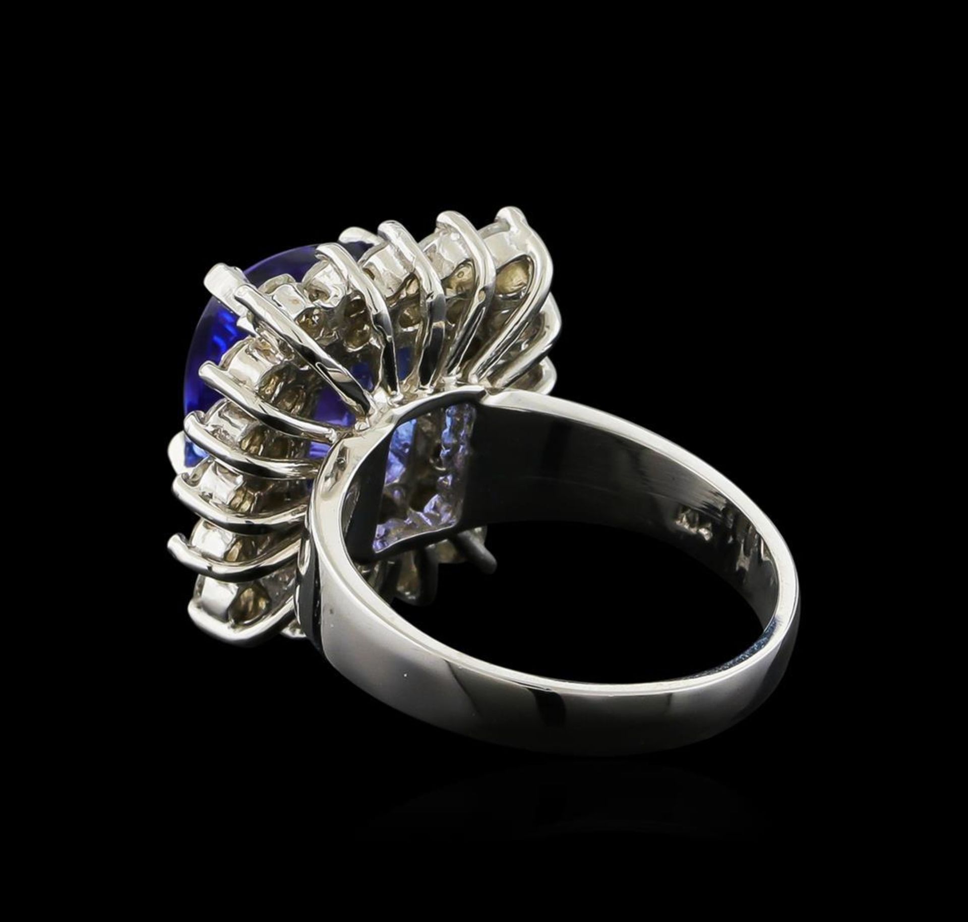 14KT White Gold 4.33 ctw Tanzanite and Diamond Ring - Image 3 of 5