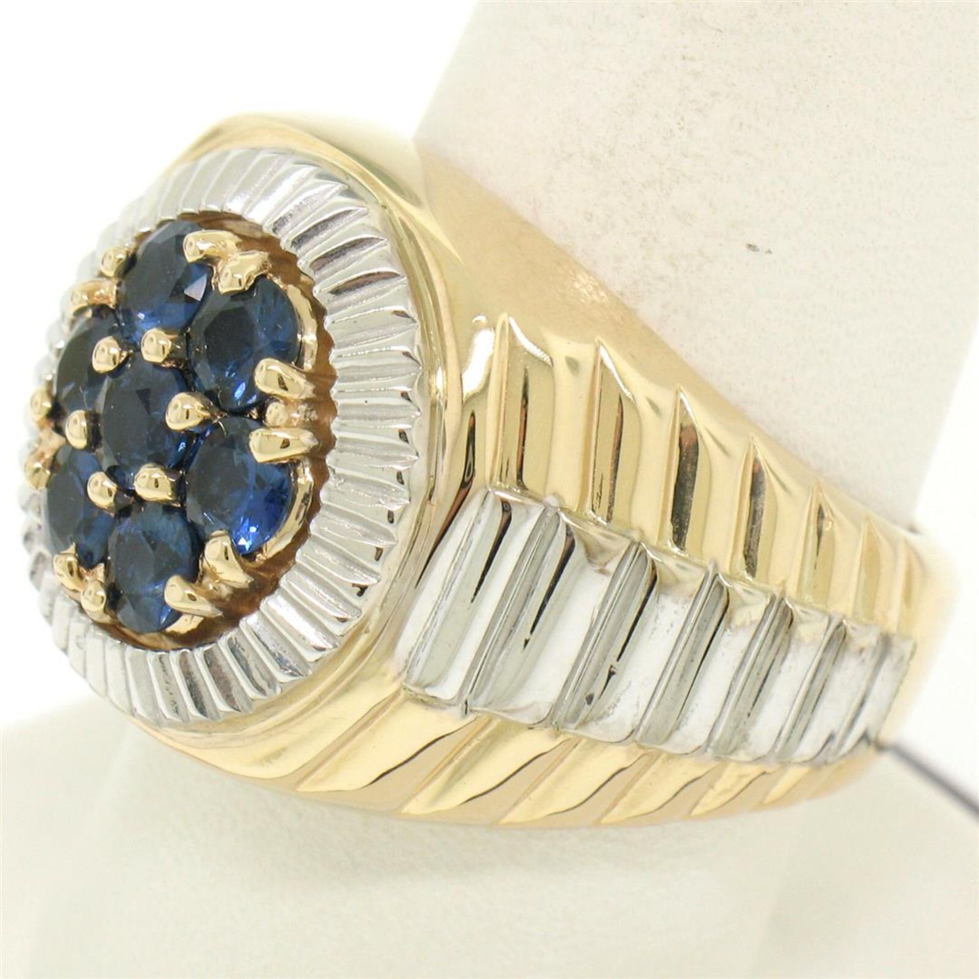 Men's 14k Two Tone Gold 2.50 ctw Round Sapphire Cluster Ribbed BOLD Ring - Image 5 of 7