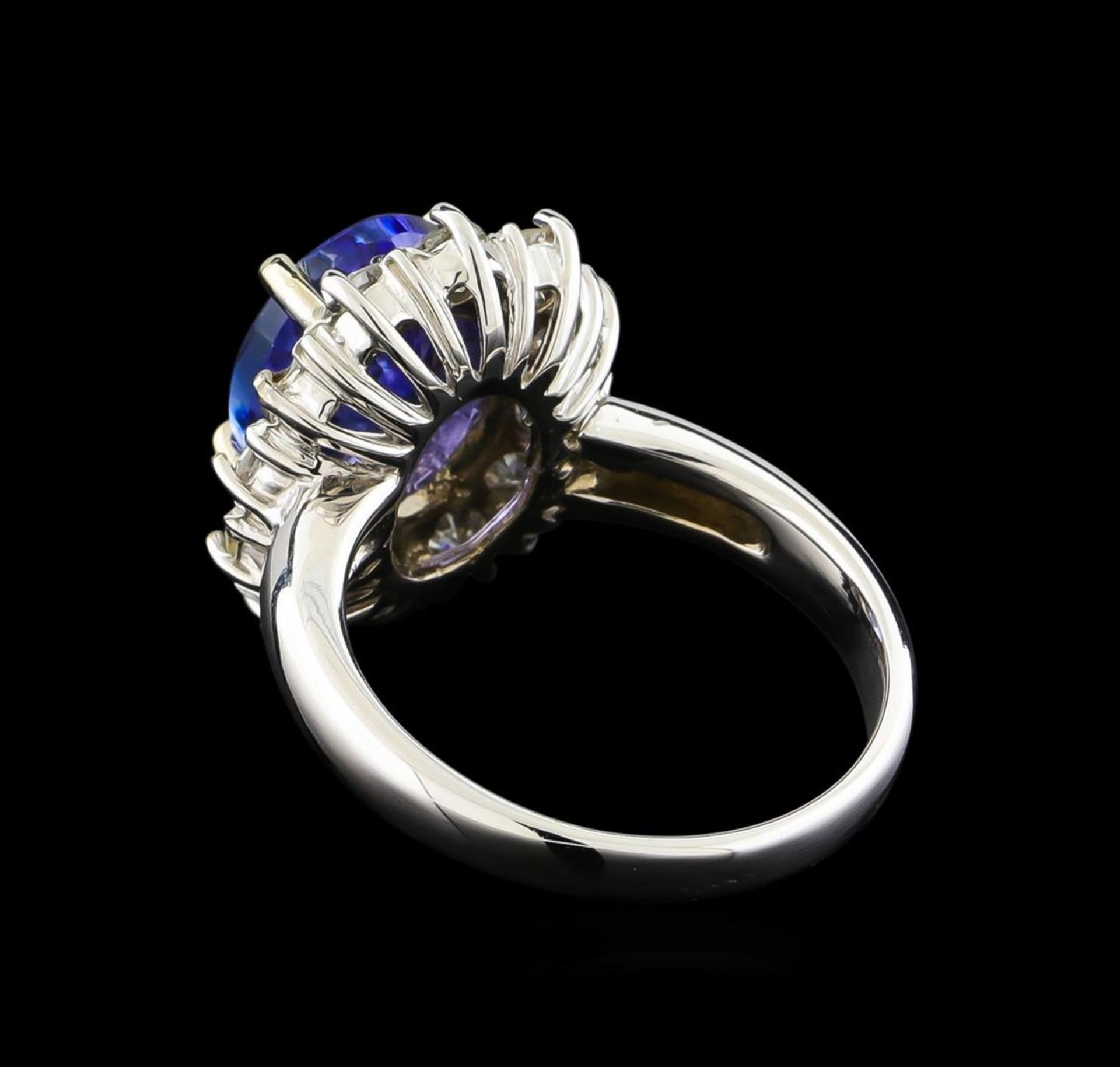 14KT White Gold 3.35 ctw Tanzanite and Diamond Ring - Image 3 of 4