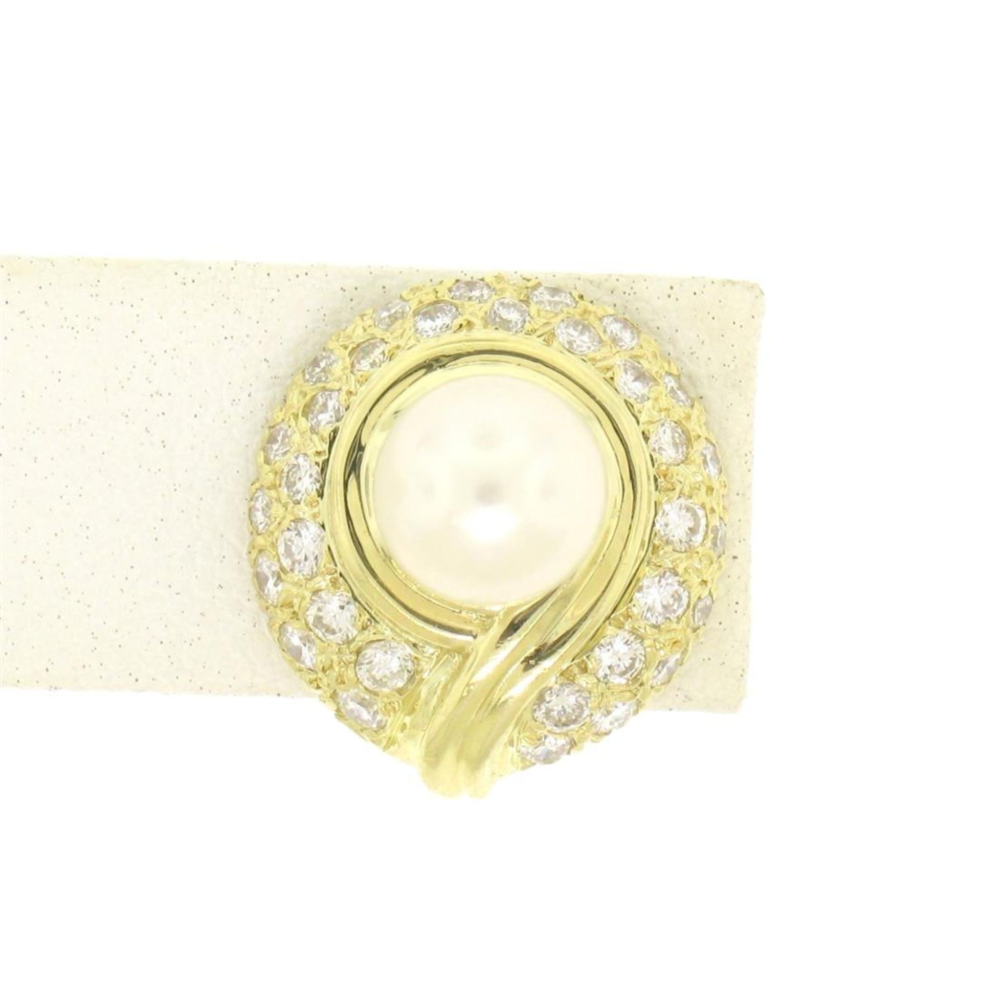 18kt Yellow Gold 1.25 ctw Cultured Pearl and Diamond Button Earrings - Image 6 of 9