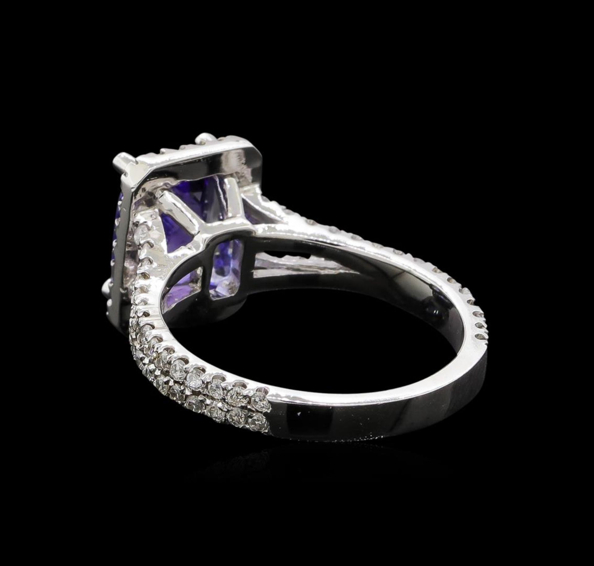 14KT White Gold 1.83 ctw Tanzanite and Diamond Ring - Image 3 of 5