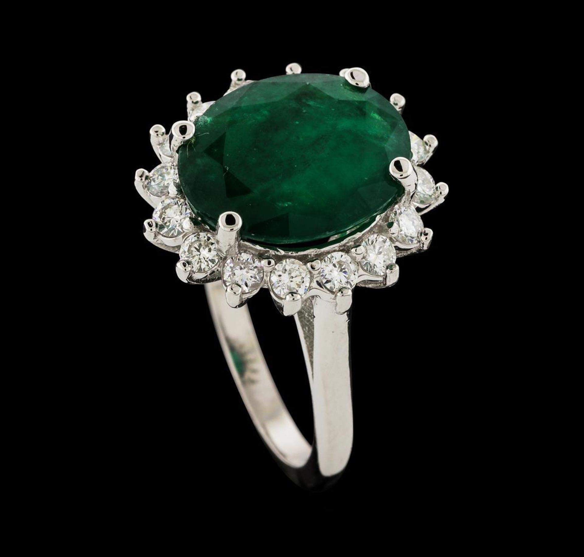 5.55 ctw Emerald and Diamond Ring - 14KT White Gold - Image 4 of 5