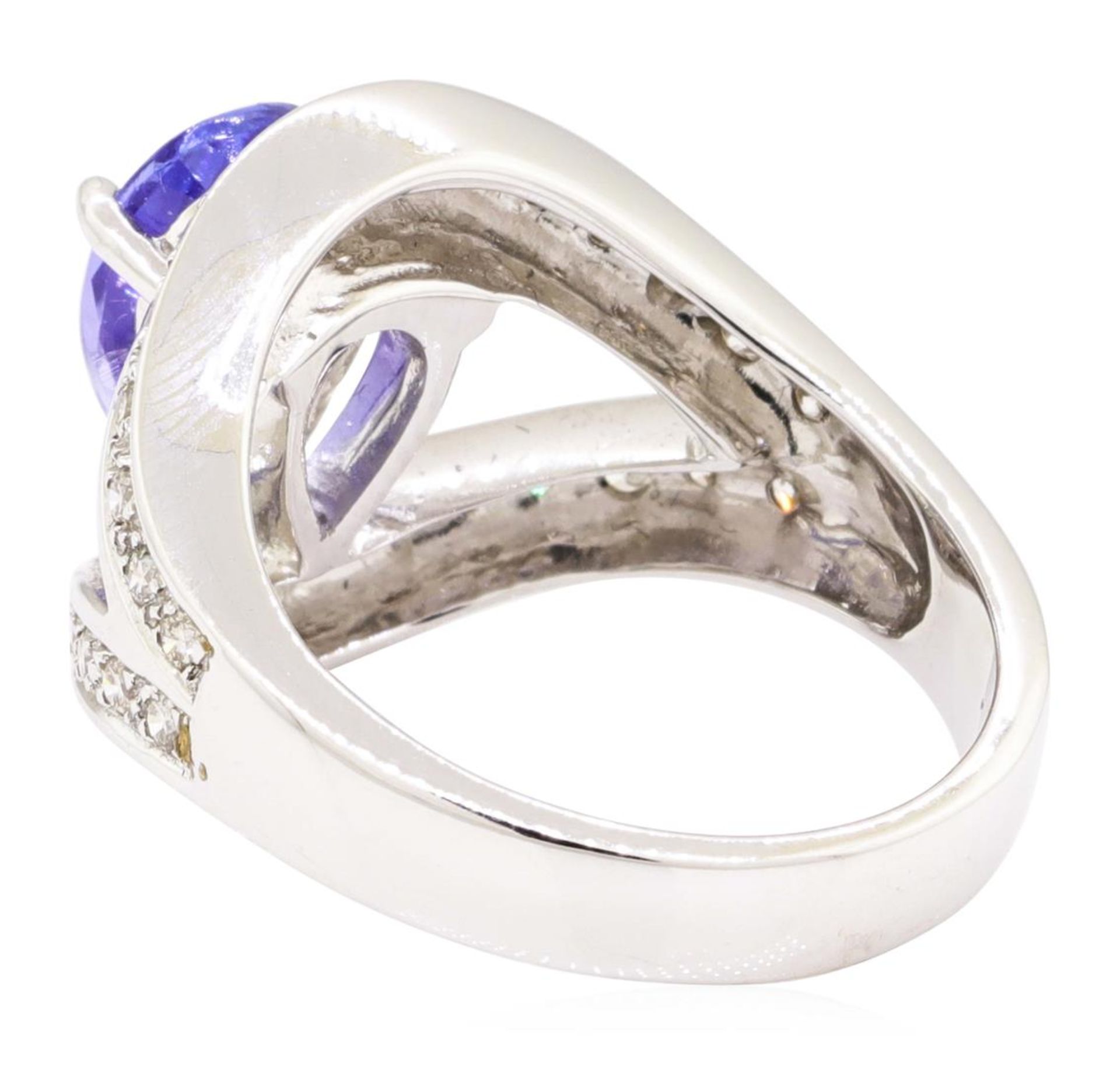 2.35 ctw Pear Mixed Tanzanite And Round Brilliant Cut Diamond Ring - 18KT White - Image 3 of 5