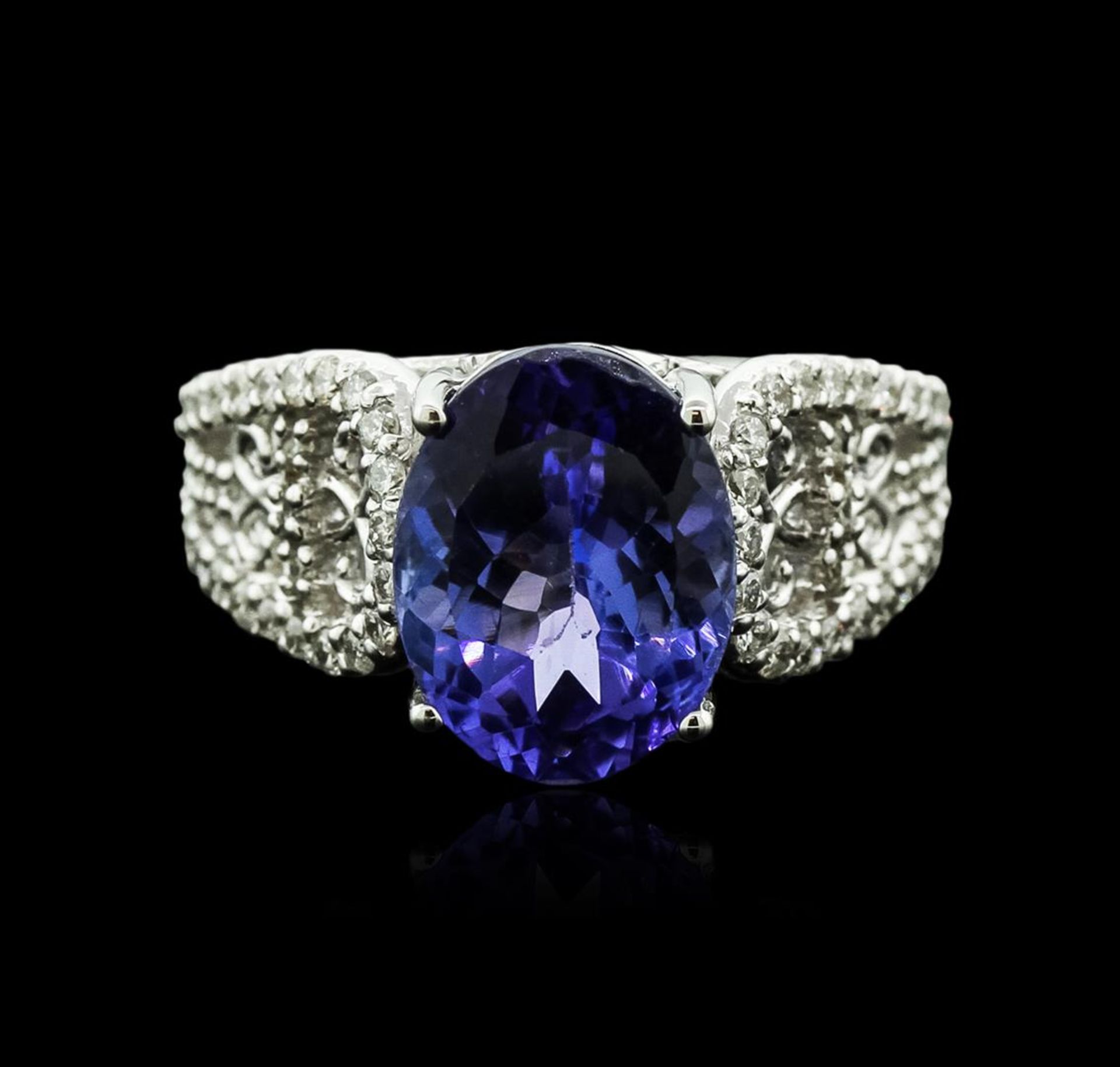 14KT White Gold 4.17 ctw Tanzanite and Diamond Ring - Image 2 of 4