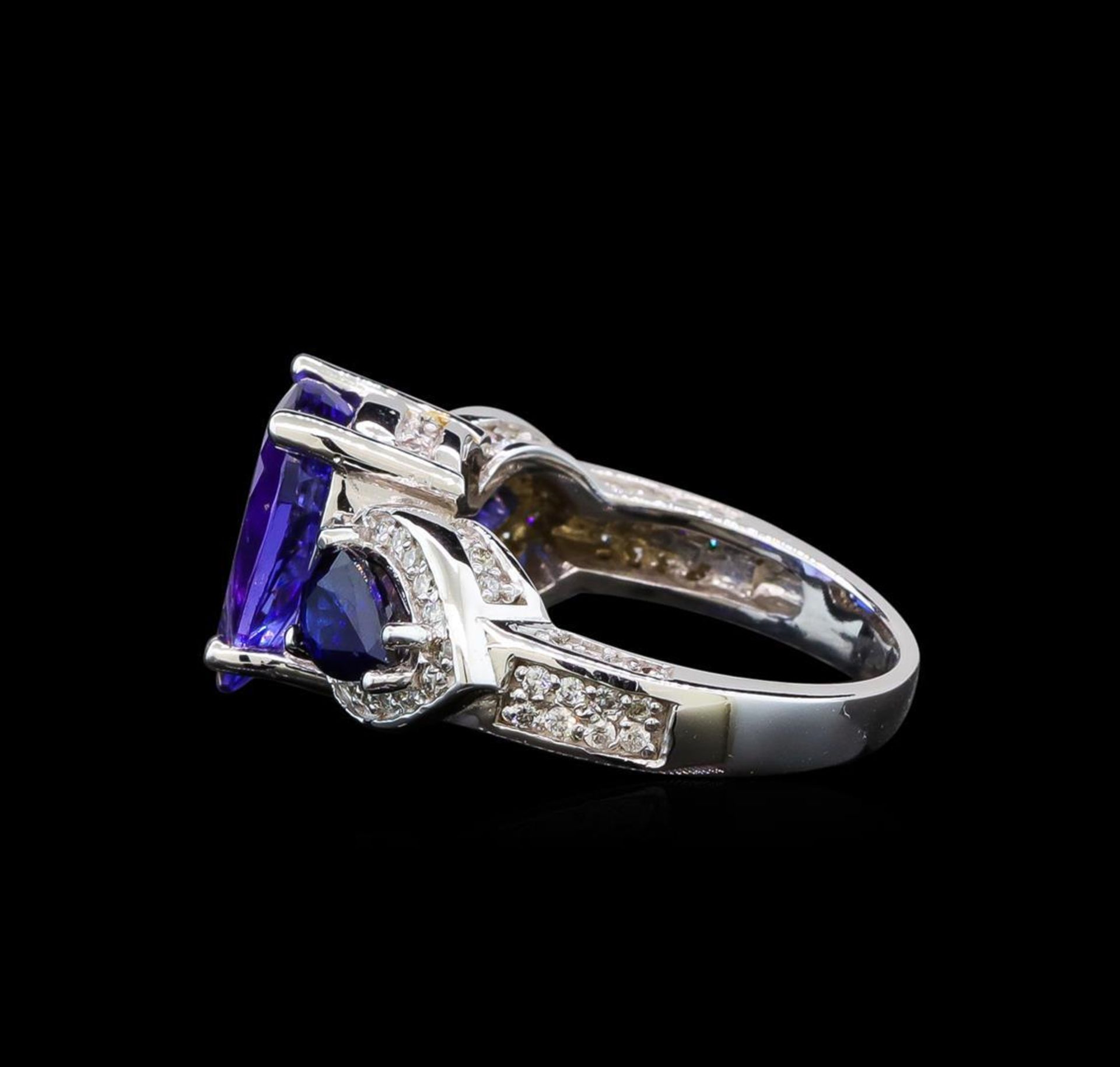 14KT White Gold 3.83 ctw Tanzanite, Sapphire and Diamond Ring - Image 3 of 5