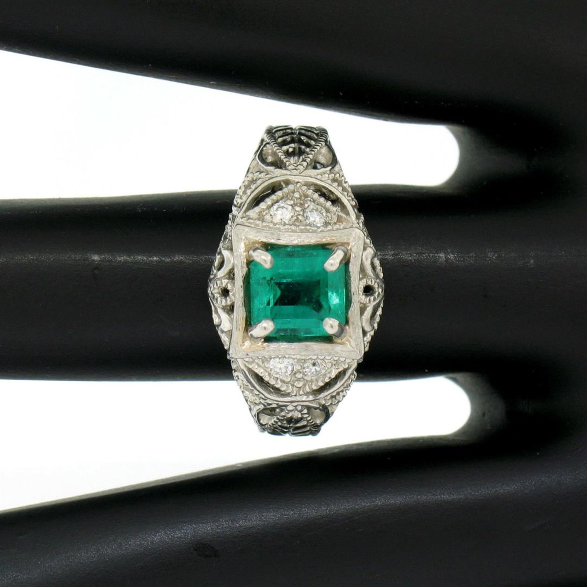 Platinum 1.04 ctw Radiant Emerald & Diamond Milgrain Filigree Etched Cocktail Ri - Image 8 of 9