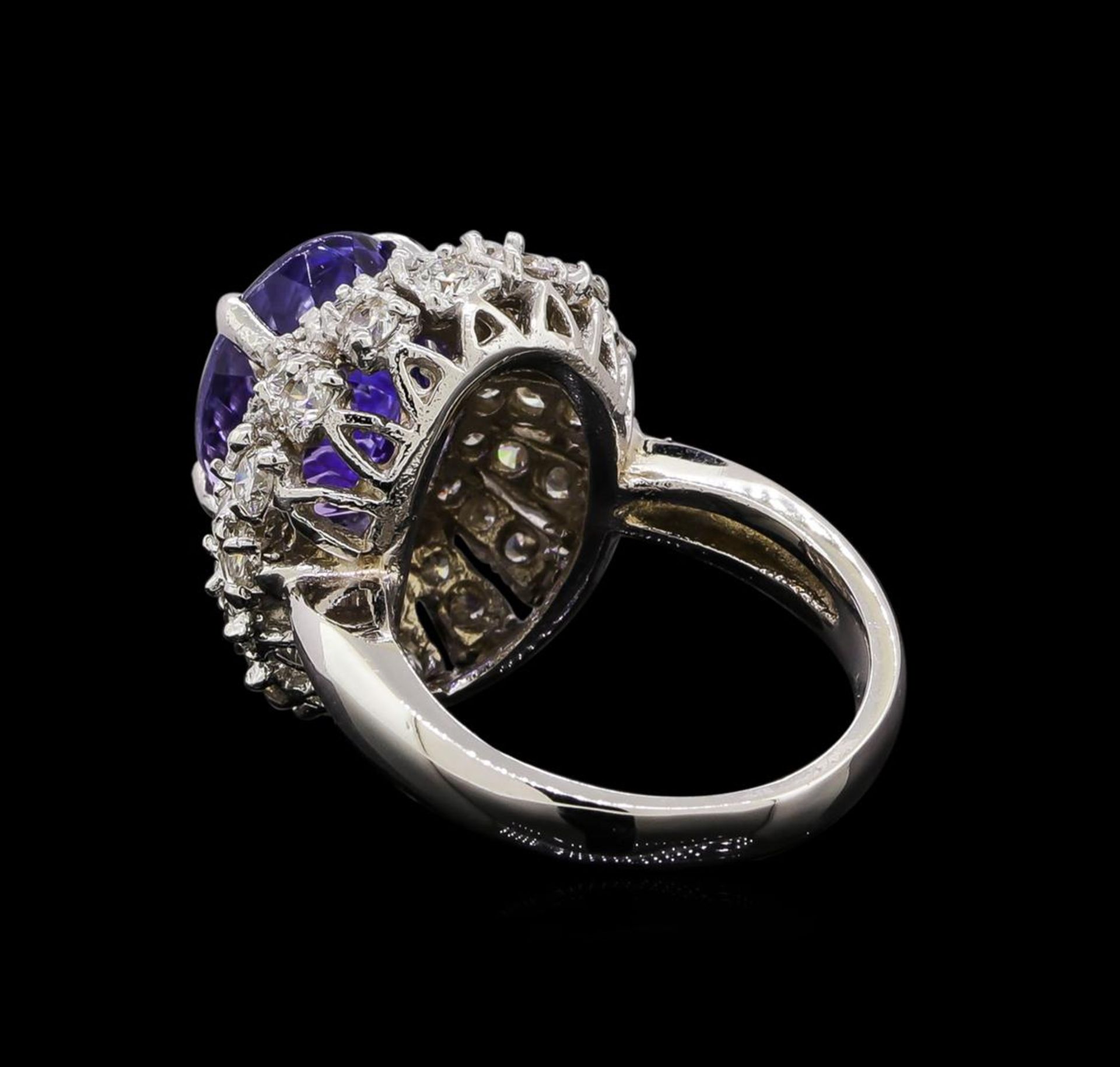 14KT White Gold 4.02 ctw Tanzanite and Diamond Ring - Image 3 of 5