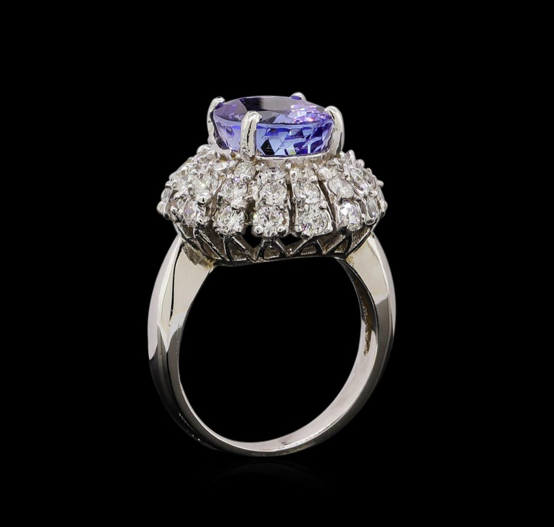 14KT White Gold 4.02 ctw Tanzanite and Diamond Ring - Image 4 of 5