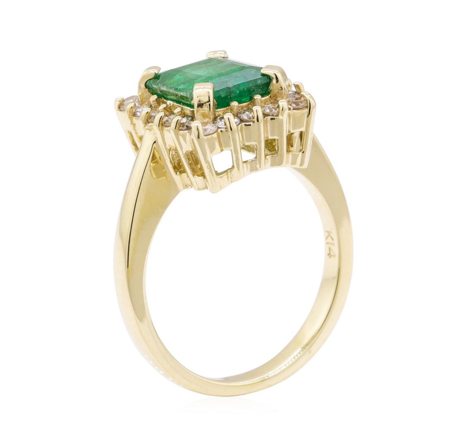 2.90 ctw Emerald and Diamond Ring - 14KT Yellow Gold - Image 4 of 5