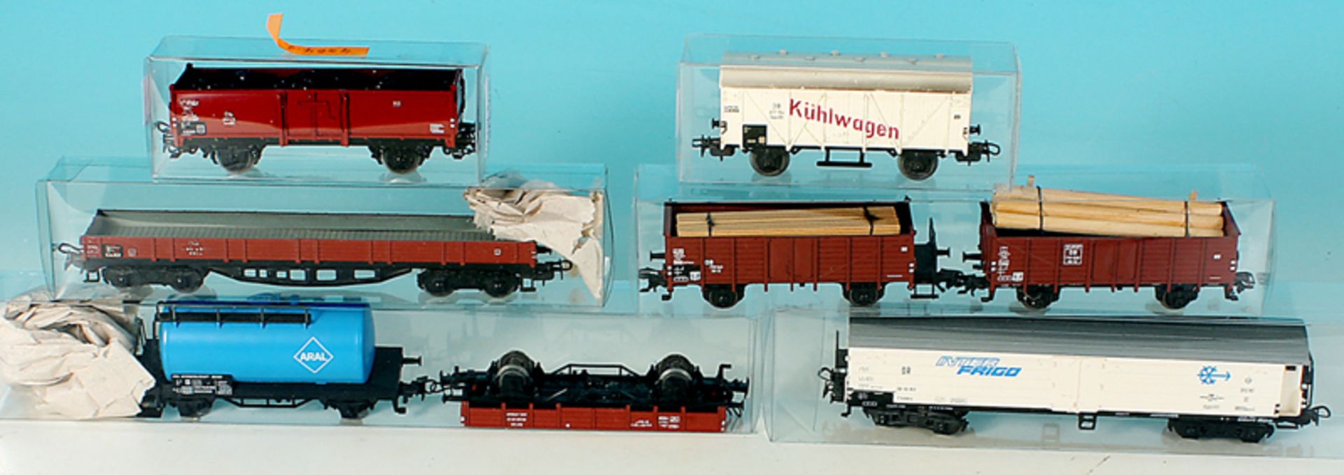 8 Gueterwagen