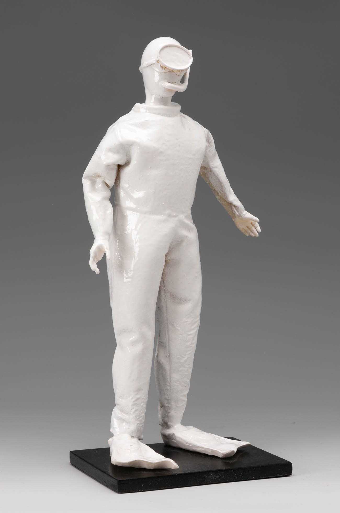 "dEmo"; MORA, Eladio de (Mora, Toledo, 1960). "Buzo". Sculpture in polyester resin. Signed on the - Image 2 of 10