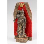 Spanish school; XVII century. "Virgin with Child". Bronze Measures: 14 x 5 x 4 cm; 19 x 10 x 5 x 5