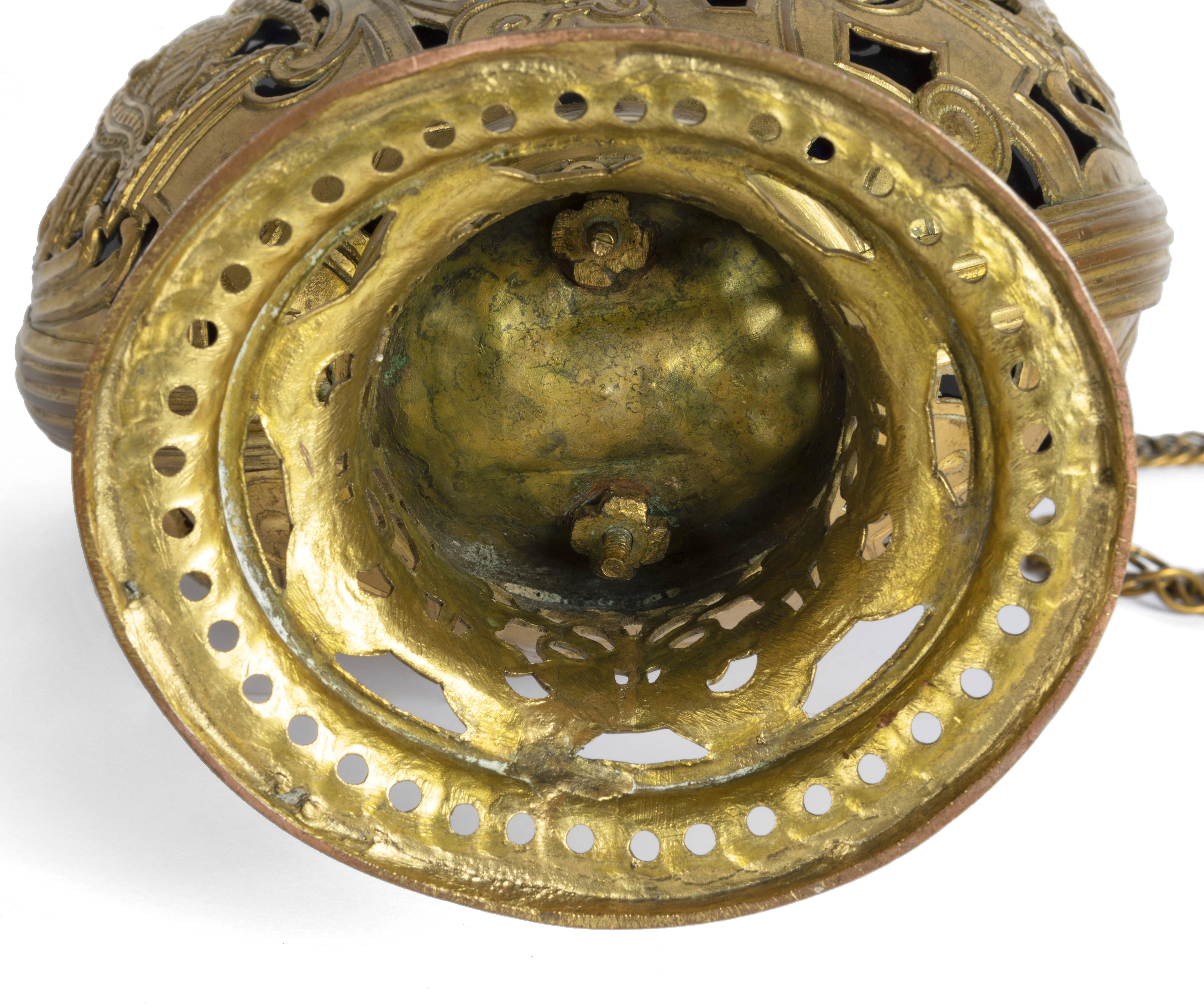 Pilgrim's flask. Italy, XIX century. Glass and gilded bronze. Measurements: 45 cm (height). - Image 6 of 6