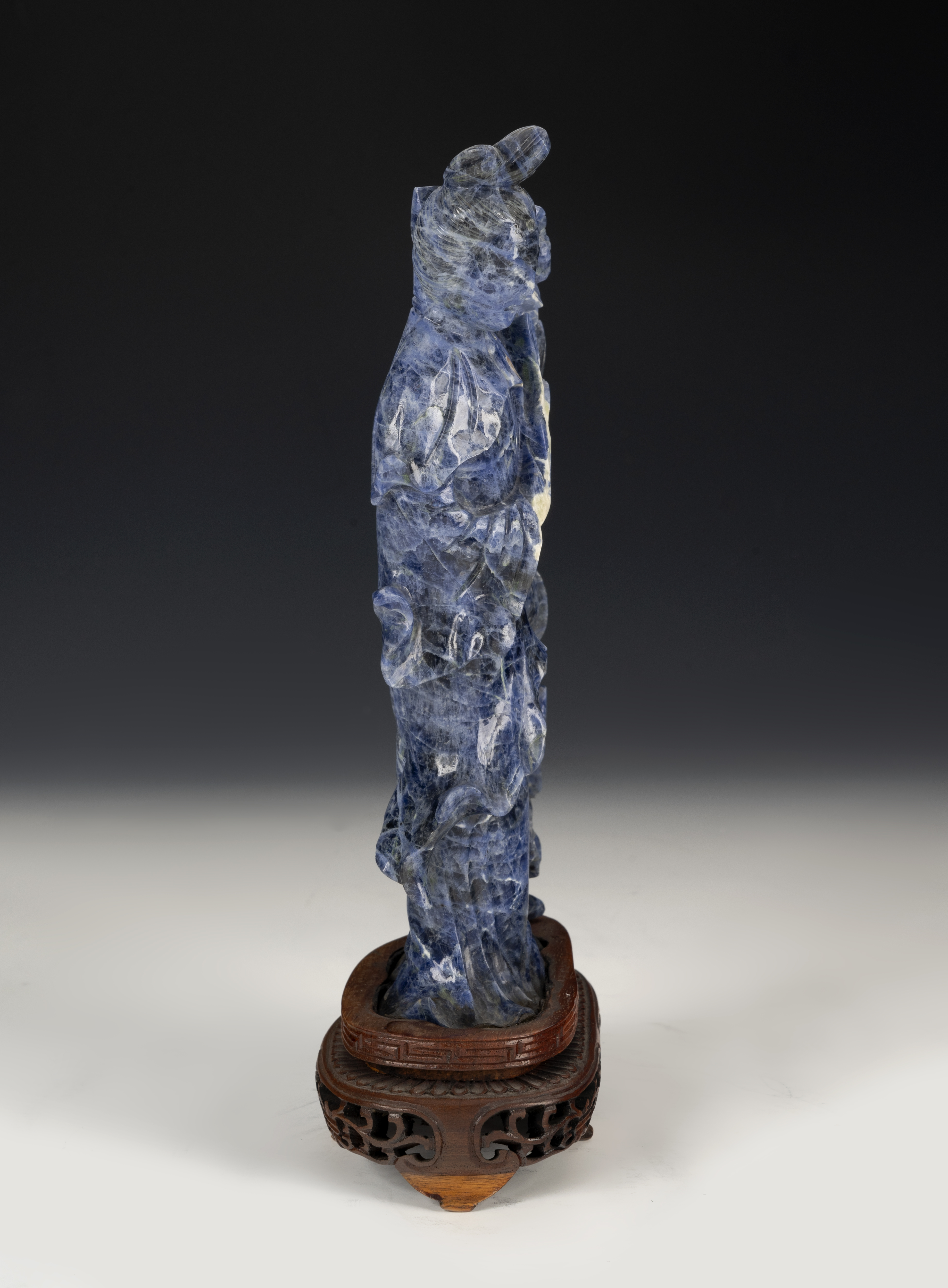 Figure of fairy with flowers and bird. China, XX century. Lapis lazuli hand carved on wooden base. - Image 5 of 5