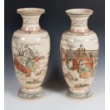 Pair of vases, late nineteenth century. Japanese Satsuma ceramics. Measurements: 56 x 22 cm. Pair of