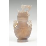 Perfumer or tibor. China, early 19th century. Pink agate. Measurements: 12 x 6 x 3 cm. Chinese